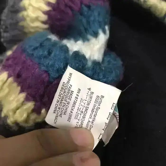 Burton Rare Burton Stripe Design Earflap Knit Beanie Hat Size ONE SIZE - 7 Thumbnail