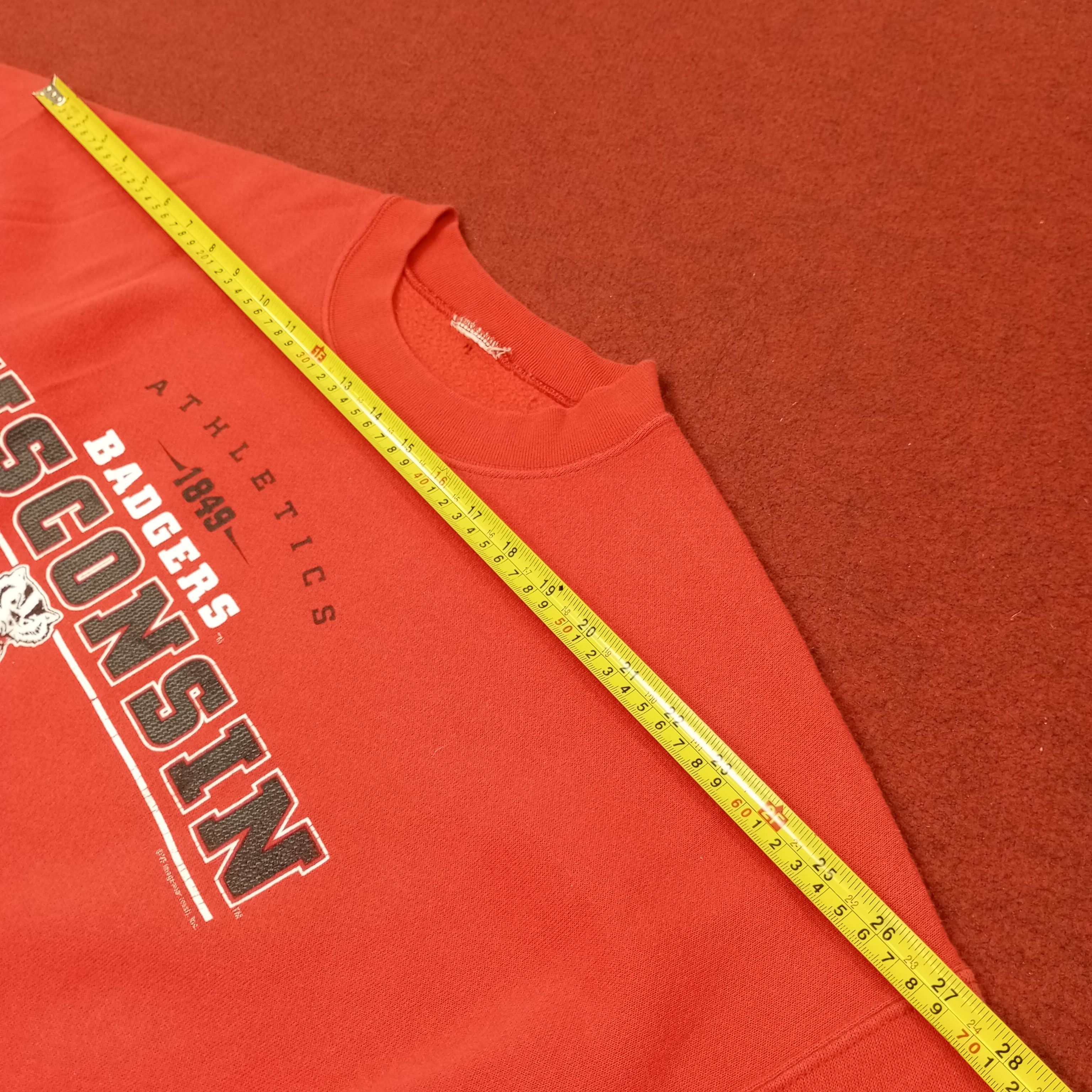 Vintage Badgers Wisconsin Football Team Vintage Sweatshirt c248n3 Size US XXL / EU 58 / 5 - 9 Thumbnail