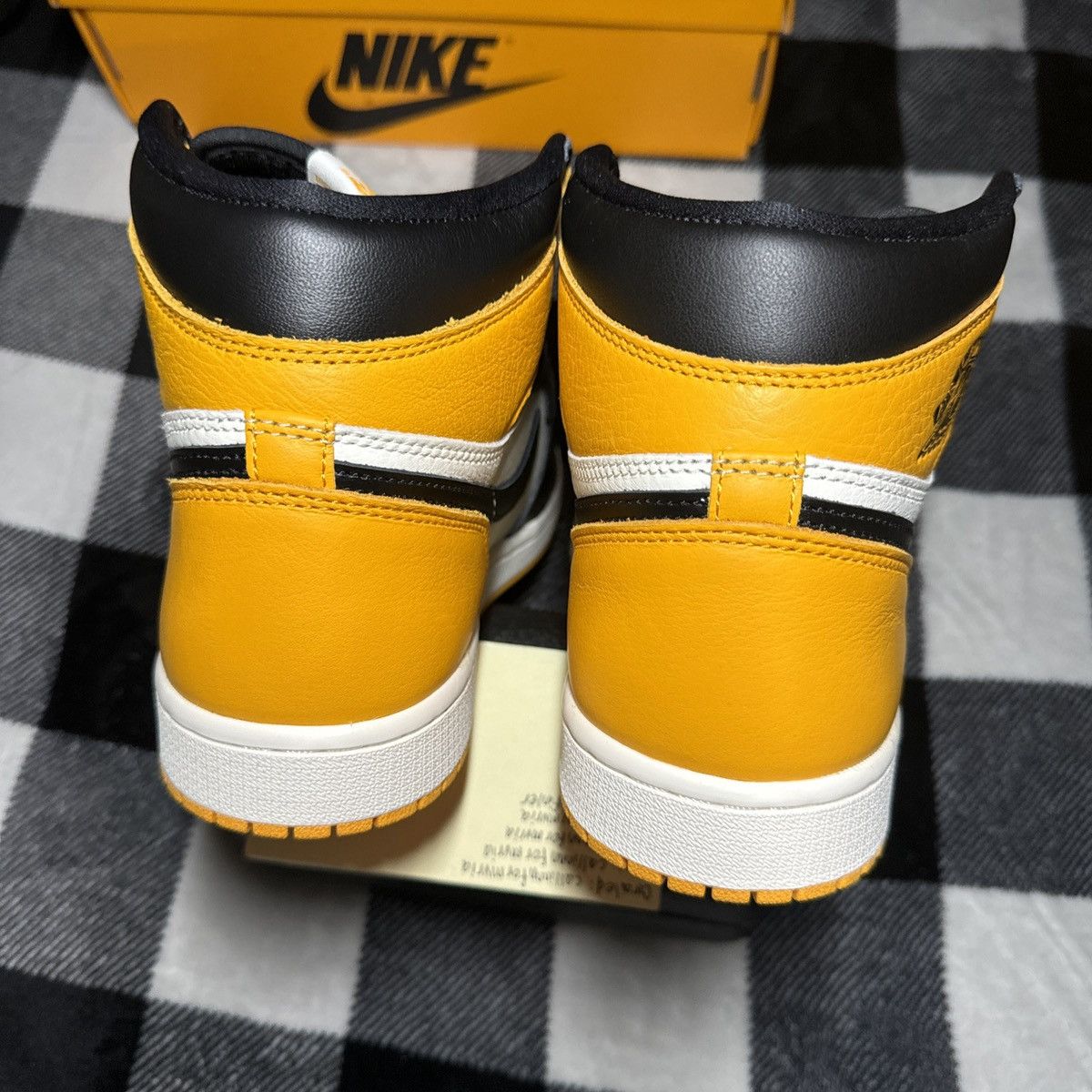 Nike Air Jordan 1 High OG Yellow Toe Size US 9.5 / EU 42-43 - 4 Thumbnail