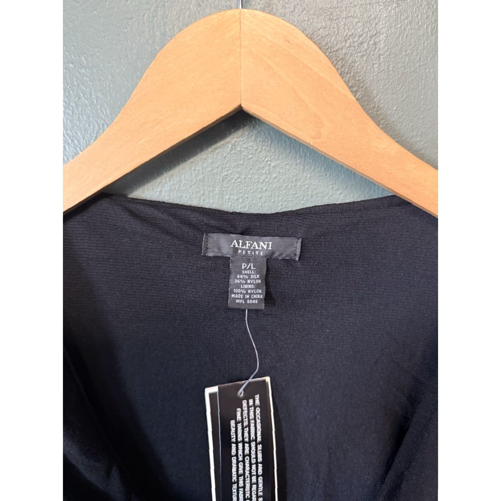 Alfani Alfani Womens Black Long Sleeve Round Neck Blouse Size Petite Large NWT User: Alfani Women's Black Long Sleeve Round Neck Blouse Size Petite Large NWT Size L / US 10 / IT 46 - 3 Thumbnail