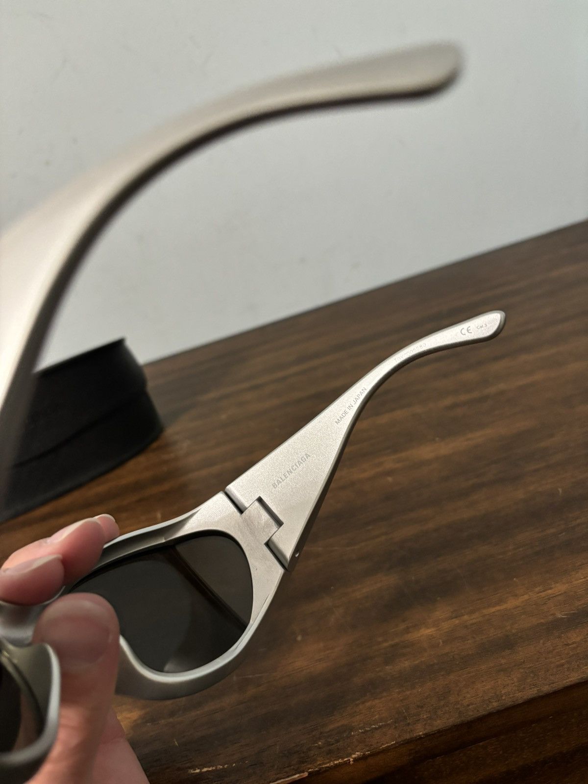 Balenciaga Balenciaga Wrap 72mm Sunglasses Silver Size ONE SIZE - 4 Thumbnail