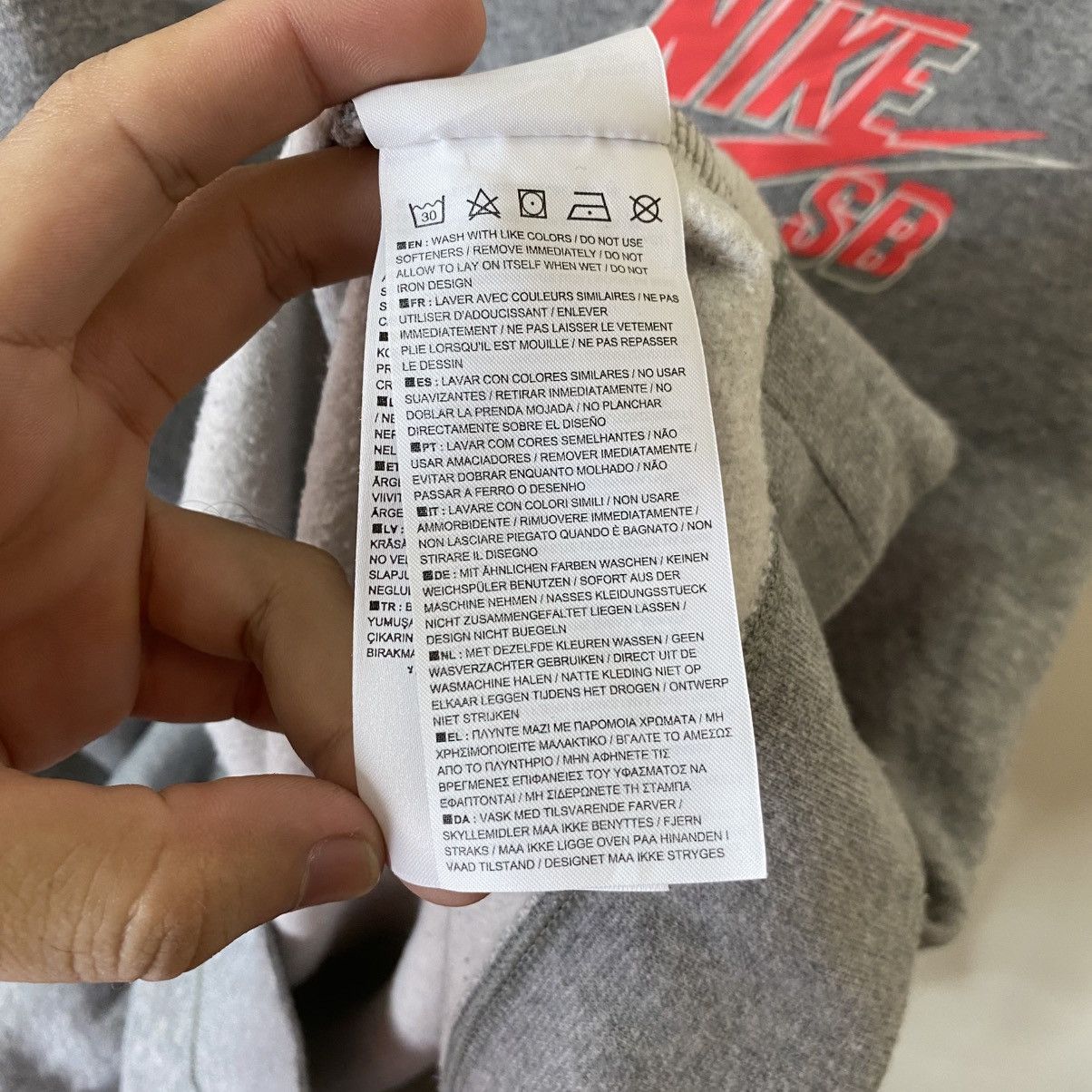 Nike Vintage Y2K Nike SB Skateboard Skater Sweatshirt Size US L / EU 52-54 / 3 - 6 Thumbnail