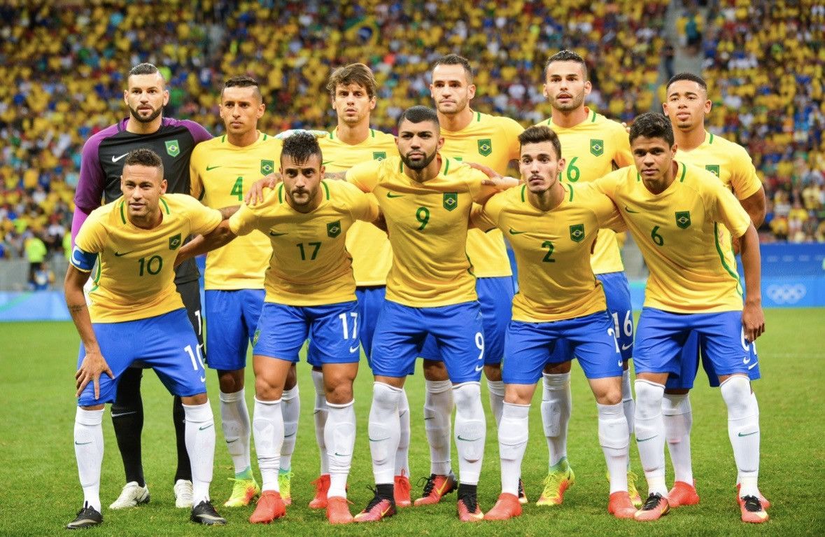 Nike 2016 2018 Brazil Nike Home Kit Soccer Jersey Shirt Top Tee Size US M / EU 48-50 / 2 - 2 Thumbnail