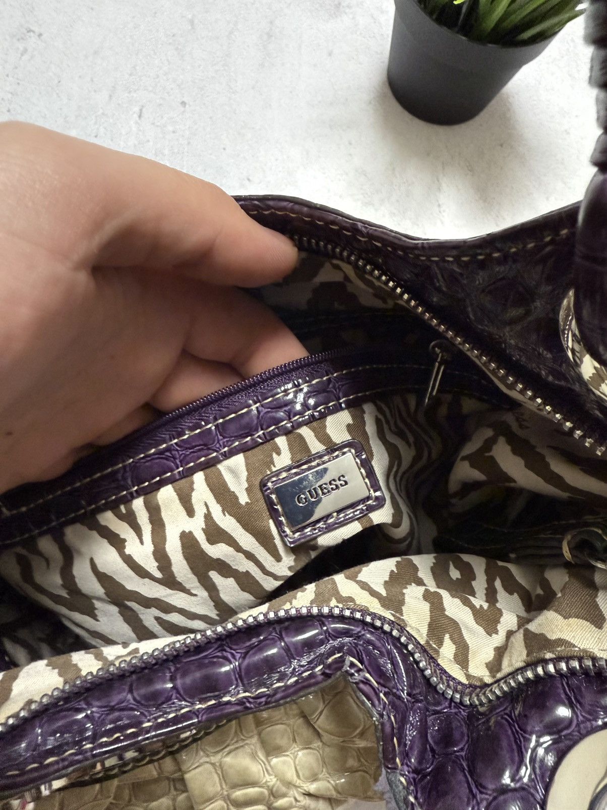 Guess × Vintage Vintage Guess Bag Crossbody Rhinestones Women Luxury Rare Size ONE SIZE - 11 Thumbnail