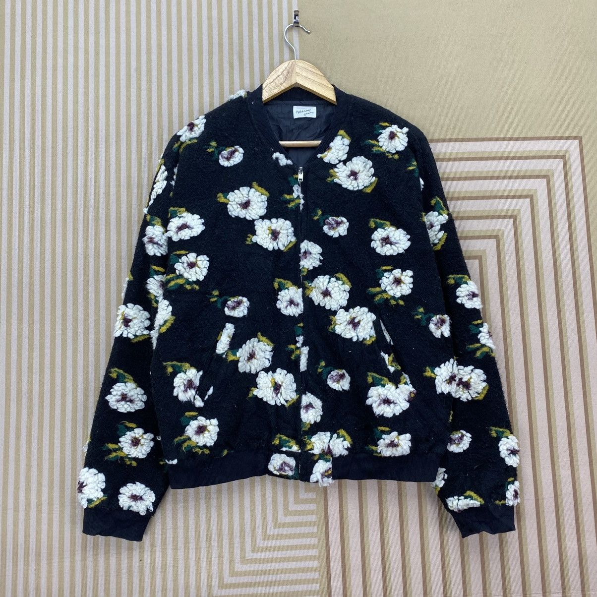 Issey Miyake 🫶Inspired Issey Miyake Merry Jenny Floral Bomber Jacket Size M / US 6-8 / IT 42-44 - 2 Thumbnail