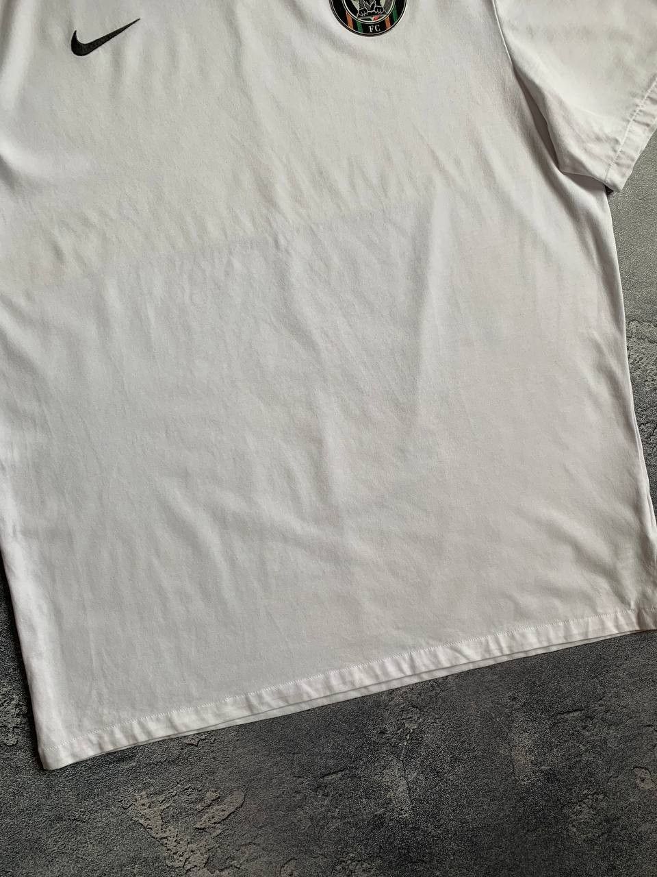 Nike Nike Venezia FC White Cambodia Rare Soccer Tee Size US XL / EU 56 / 4 - 7 Thumbnail