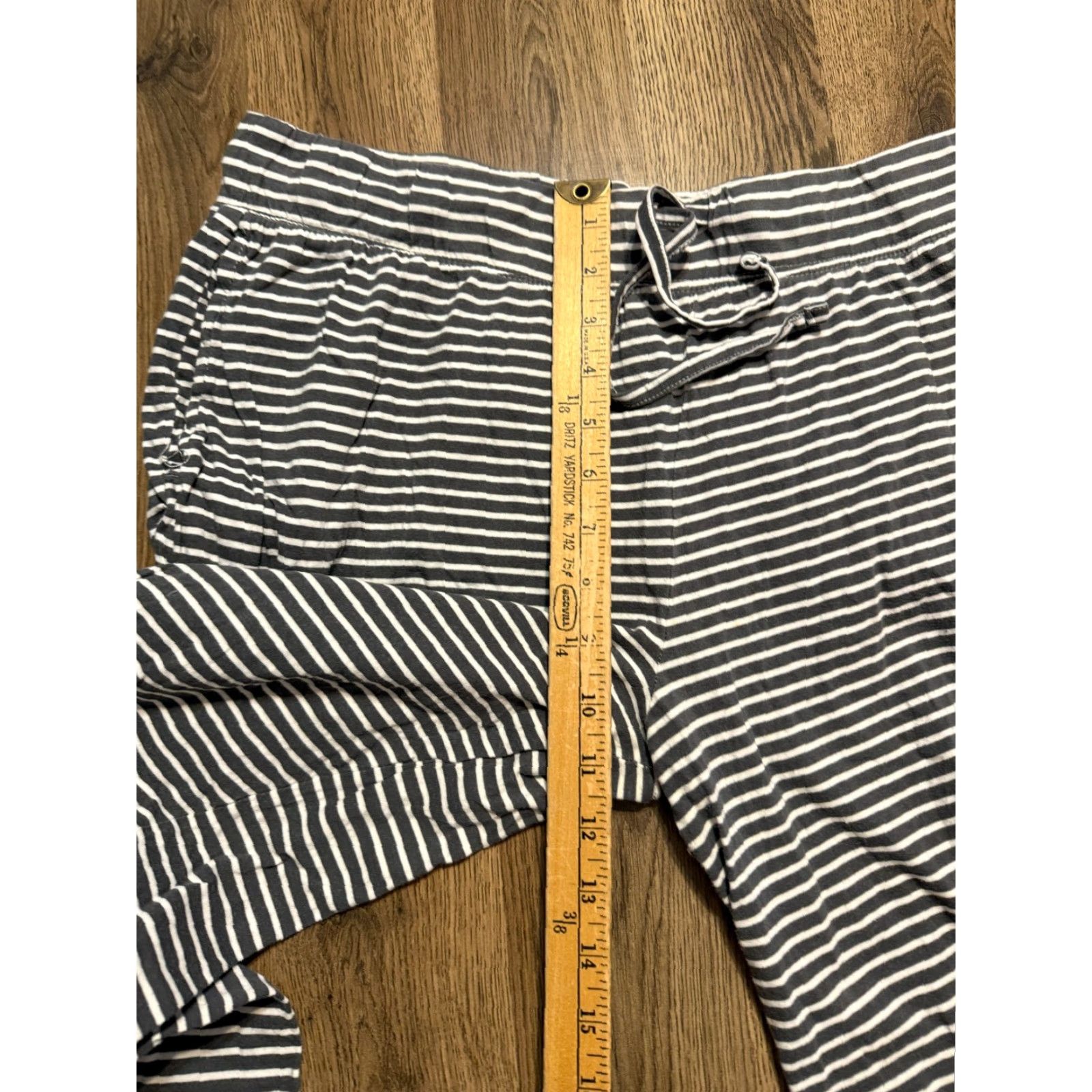 Jockey **Jockey Gray Women's Large Stripe Tie Waist PJ Pants** User: Jockey Gray Women's Large Stripe Tie Waist PJ Pants Size 36" / US 14 / IT 50 - 6 Thumbnail