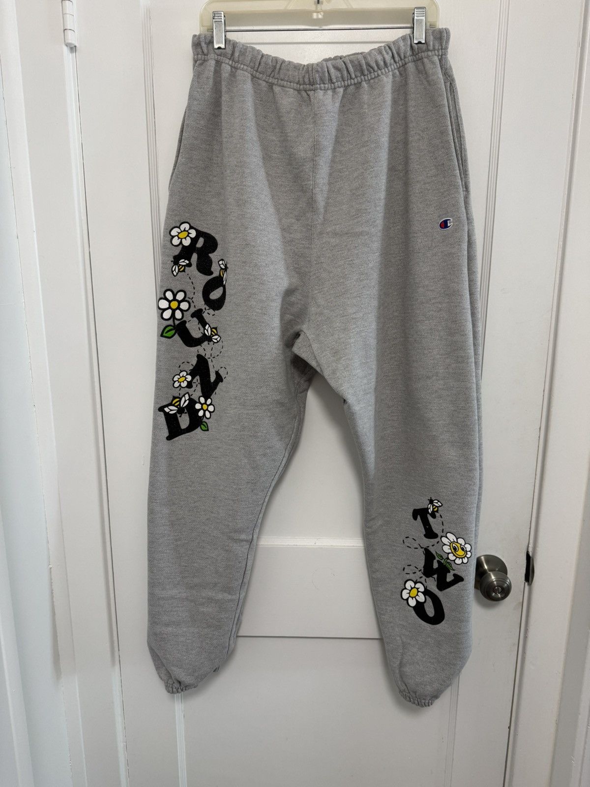 Round Two Round Two Grey Flower Print Sweatpants Size US 38 / EU 54 - 1 Thumbnail