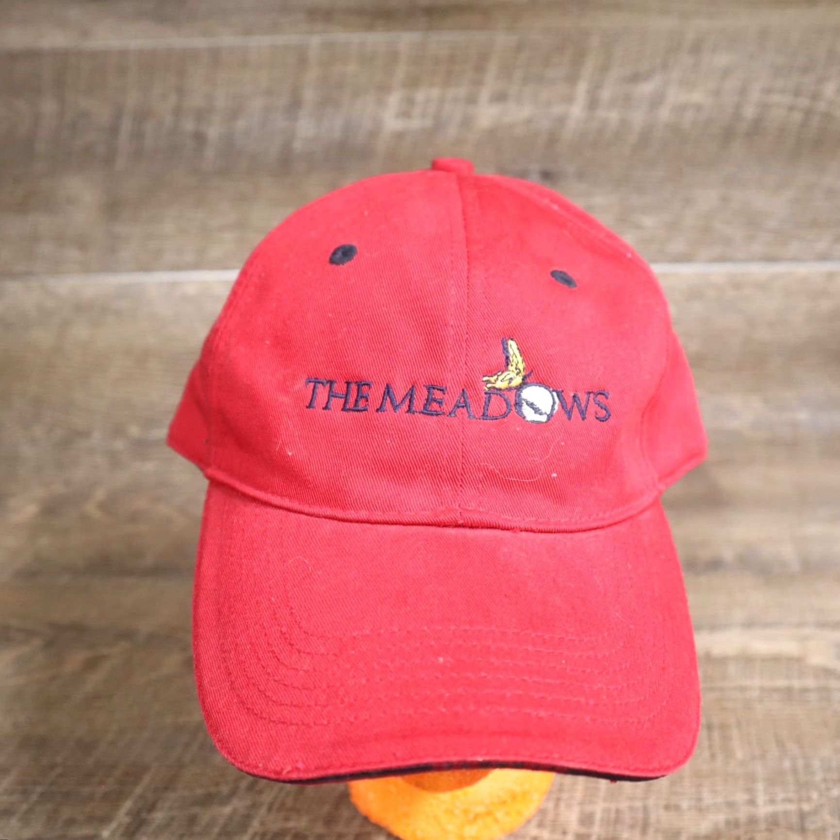 Vintage VINTAGE Hat Golf The Meadows Country Club Course Red Adjustable One Size Men Size ONE SIZE - 2 Thumbnail