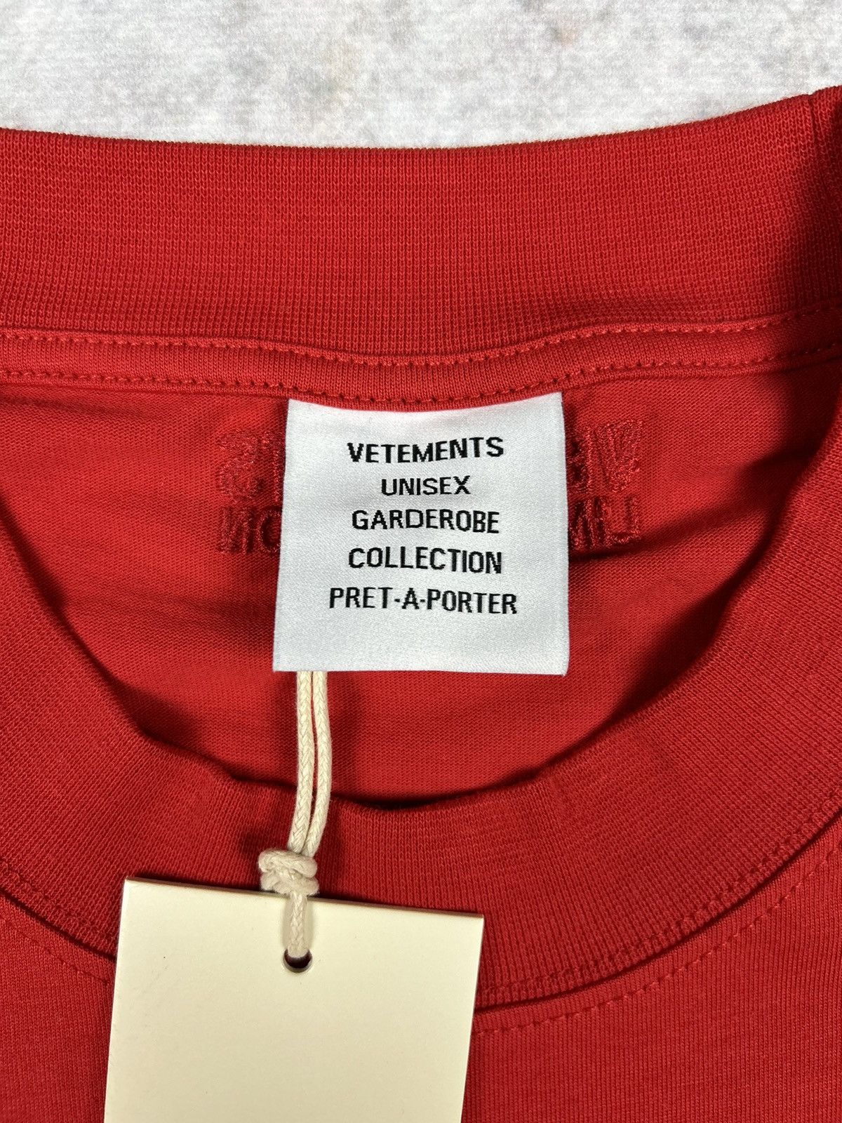 Vetements Vetements ‘Vetements Translation’ T-shirt Red S Size US S / EU 44-46 / 1 - 3 Thumbnail