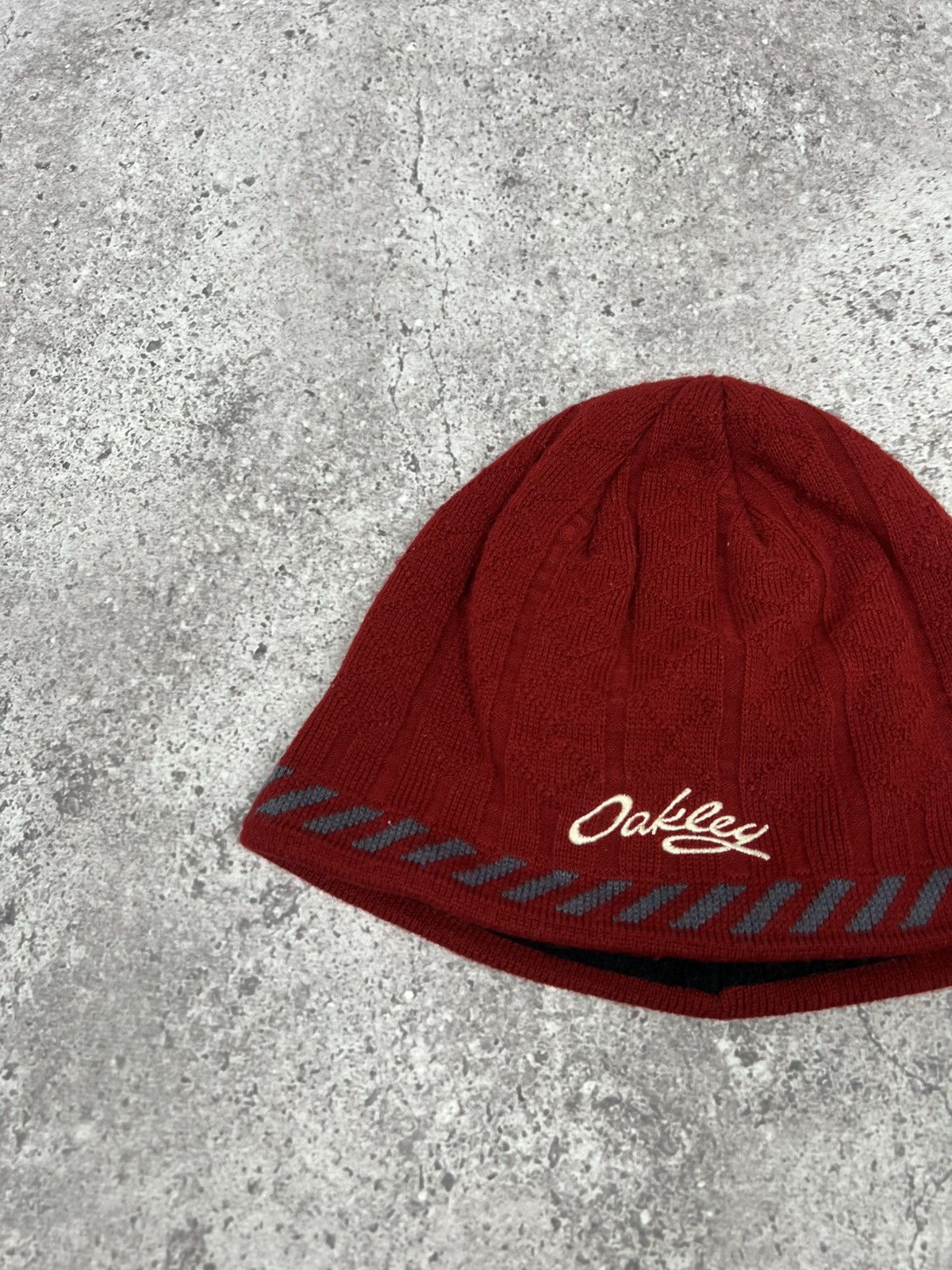 Oakley Vintage Oakley Beanie Hat Red Size ONE SIZE - 2 Thumbnail