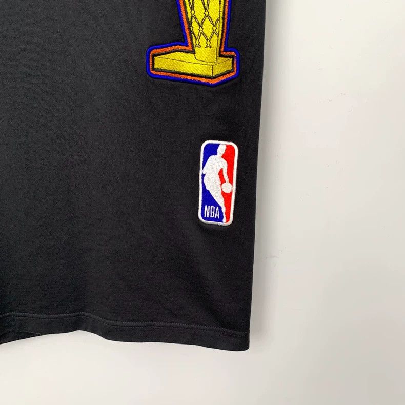 Louis Vuitton Louis Vuitton Black logo printed applique cotton crew neck Size US XXL / EU 58 / 5 - 4 Thumbnail
