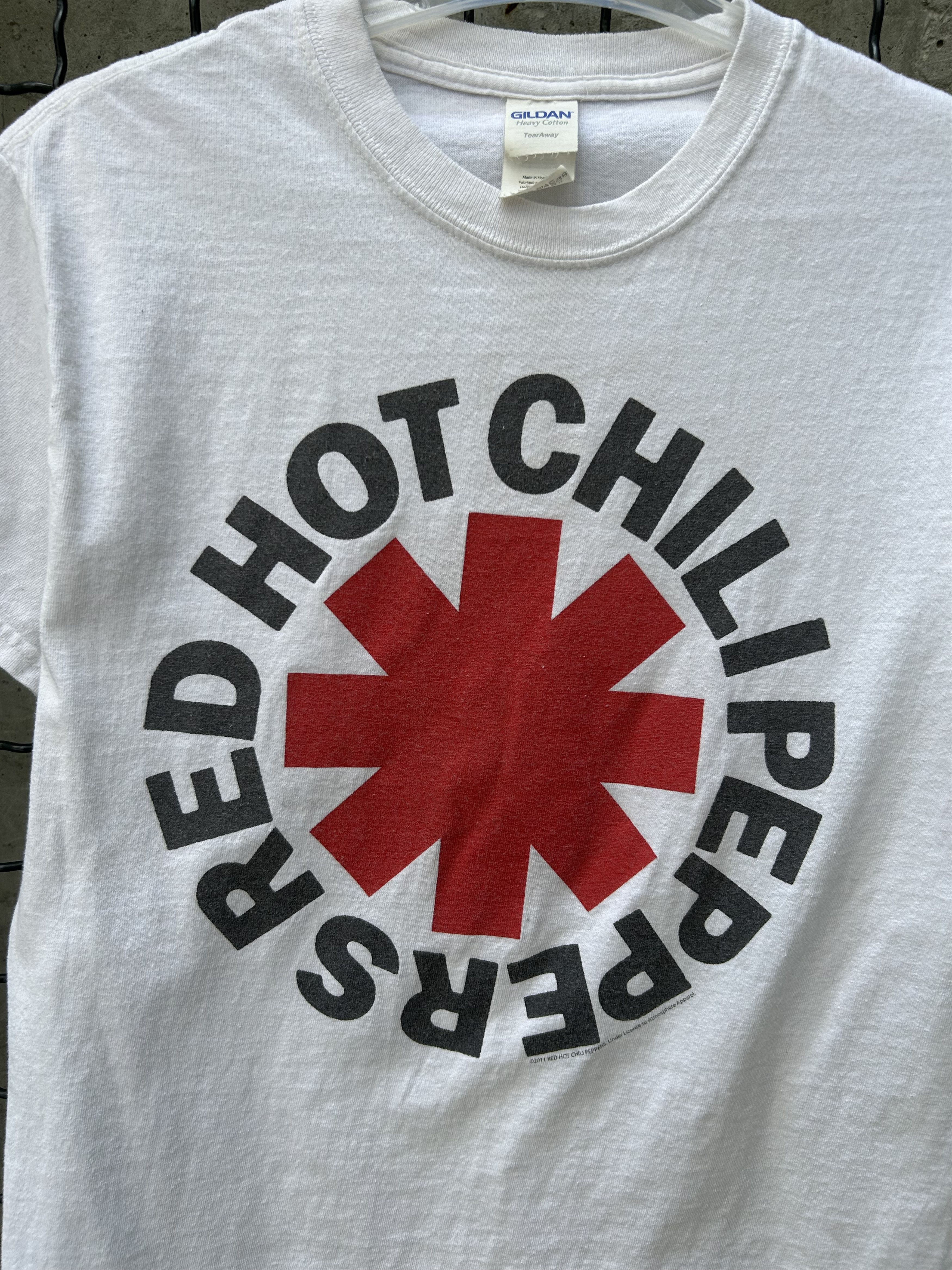Band Tees Vintage 2011 Red Hot Chili Peppers Rock Band T-shirt Size US S / EU 44-46 / 1 - 3 Thumbnail