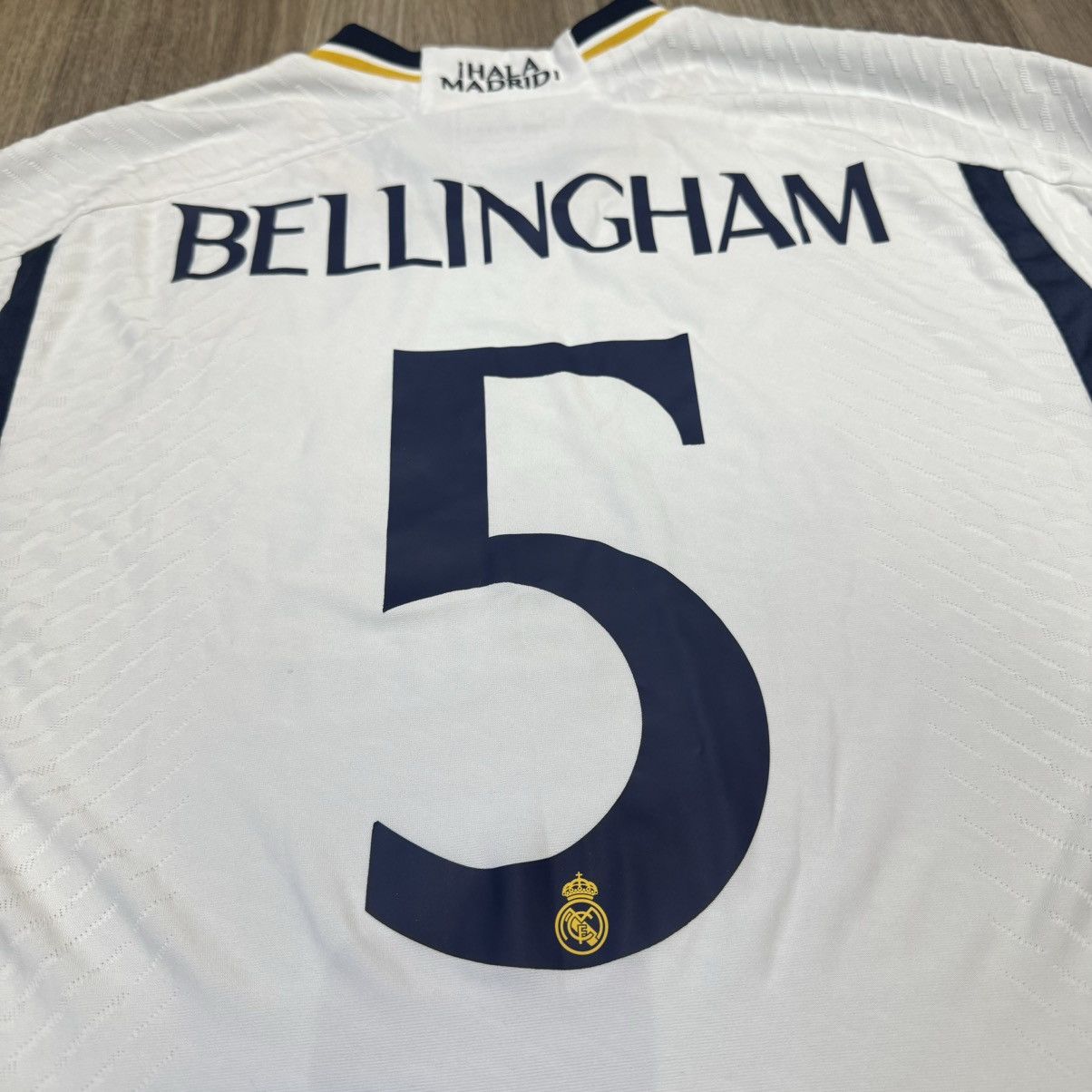 Adidas Real madrid 23/24 player issue home shirt #5 Bellingham Size US L / EU 52-54 / 3 - 4 Thumbnail