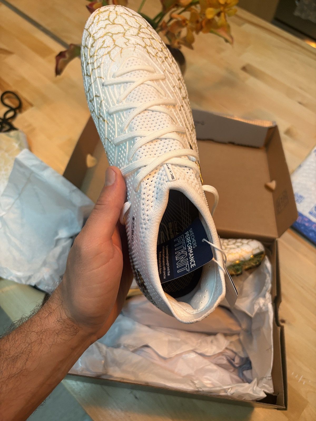 SKECHERS Sketchers White and Gold Soccer Cleats Size US 9.5 / EU 42-43 - 4 Thumbnail