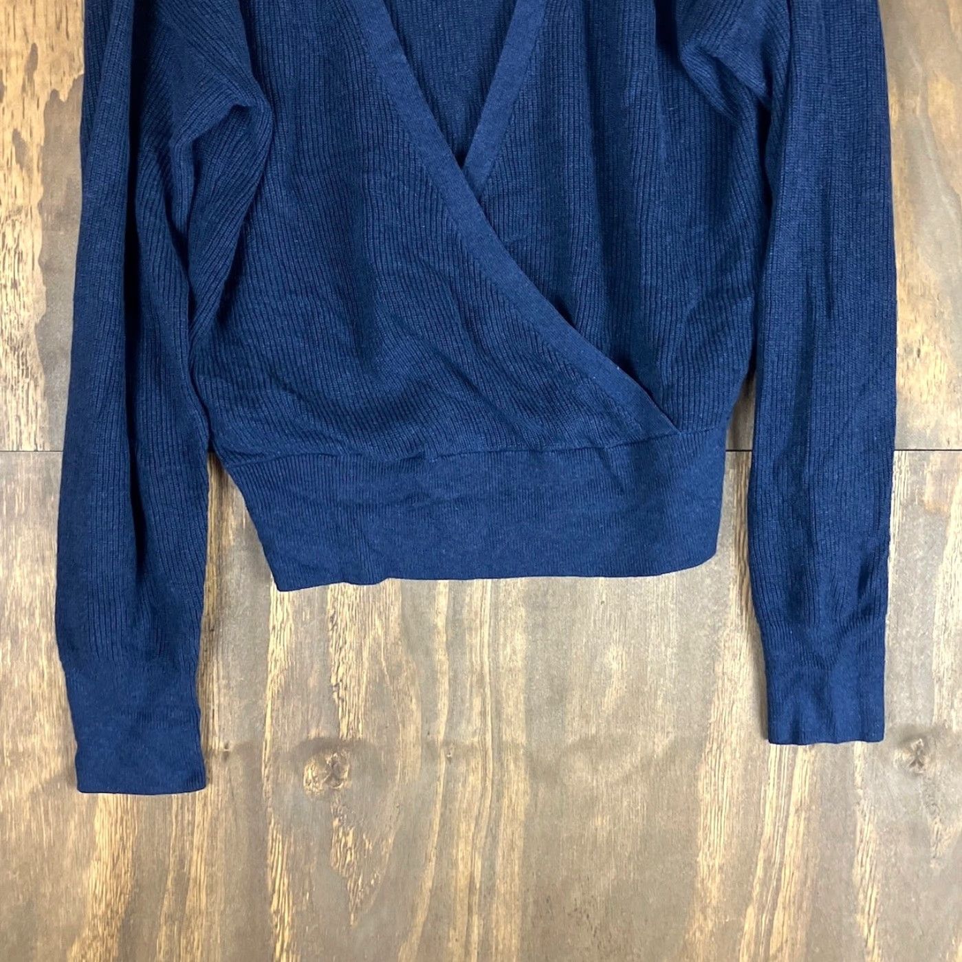 Banana Republic Banana Republic Womens Sweater Blue Ribbed VNeck Wrap Long Sleeve Cotton Blend S Womens V-Neck Pullover Knit Casual Workwear 90s? Size S / US 4 / IT 40 - 3 Thumbnail