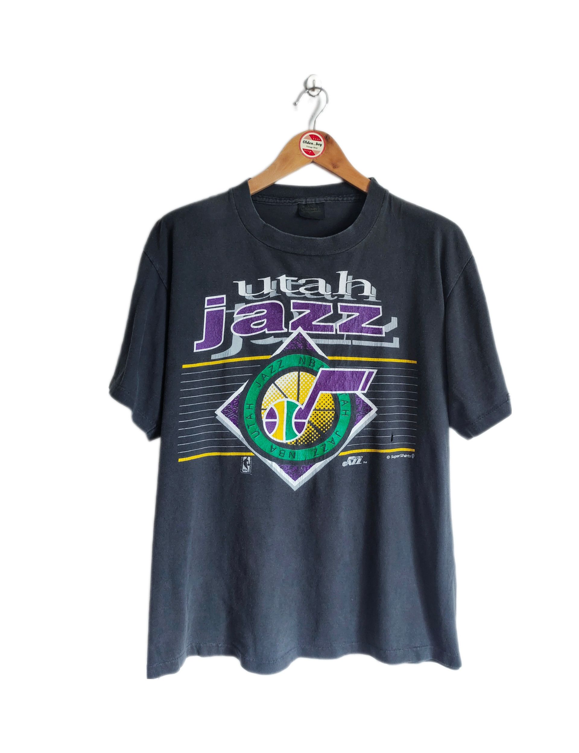 Vintage Vintage Utah Jazz 90s Full Logo T-shirt Size US XL / EU 56 / 4 - 1 Thumbnail