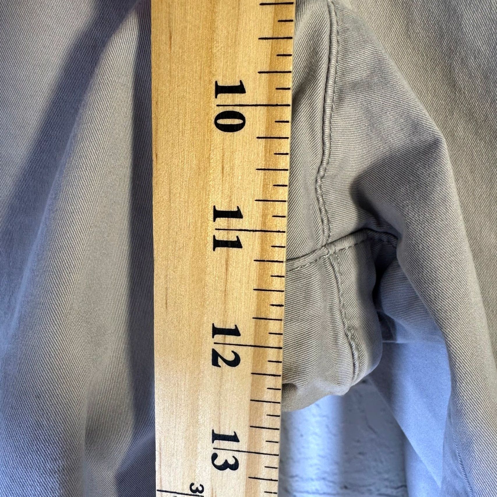 Abercrombie & Fitch Abercrombie & Fitch Mens Gray Stretch Chino Shorts 34 Flat Front Casual Size US 34 / EU 50 - 3 Thumbnail