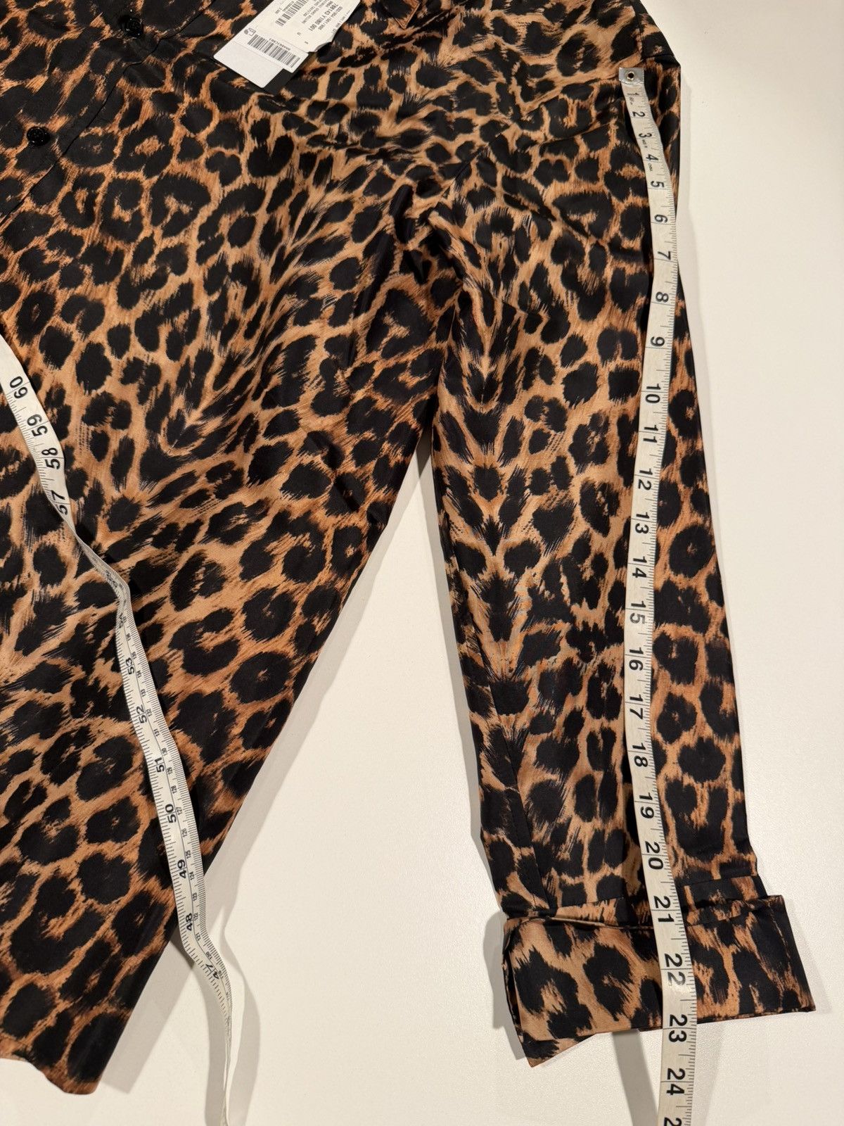 Saint Laurent Paris Saint Laurent leopard silk shirt. U $2500 Size US XL / EU 56 / 4 - 9 Thumbnail