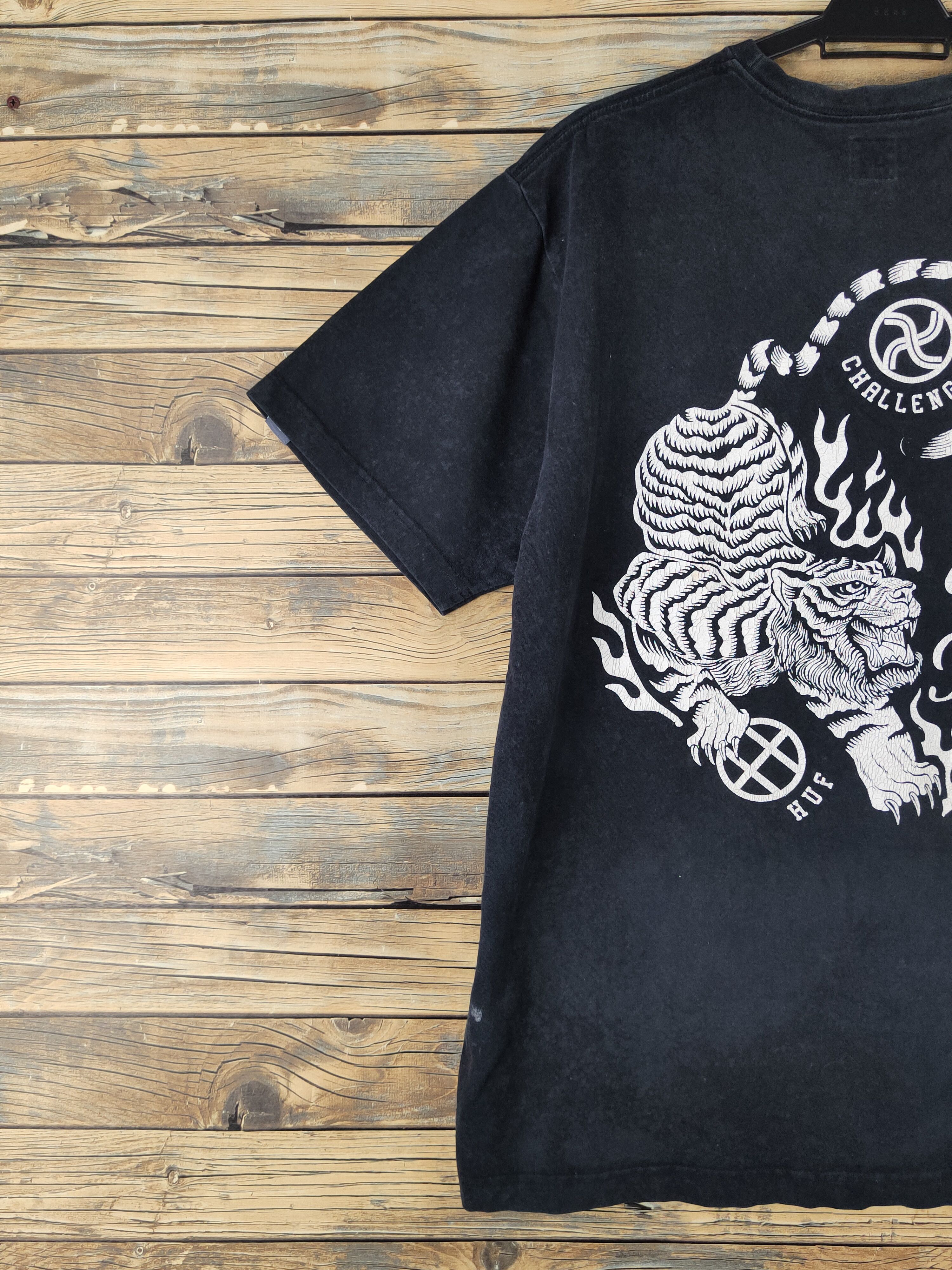 CHALLENGER DL CUF Challenger Tiger Made in Japan Black tee #1441 Size US XL / EU 56 / 4 - 3 Thumbnail