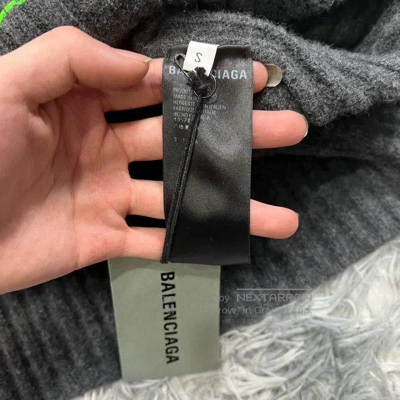 Balenciaga Balenciaga Sweater Size S Size US S / EU 44-46 / 1 - 3 Thumbnail