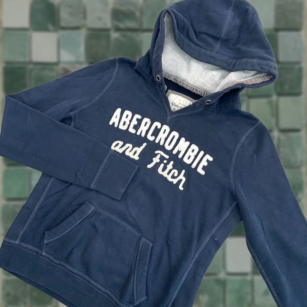 Abercrombie & Fitch Abercrombie & Fitch Pullover Hoodie Women L Navy Embroidered Logo SpellOut Logo Fleece Size L / US 10 / IT 46 - 1 Thumbnail