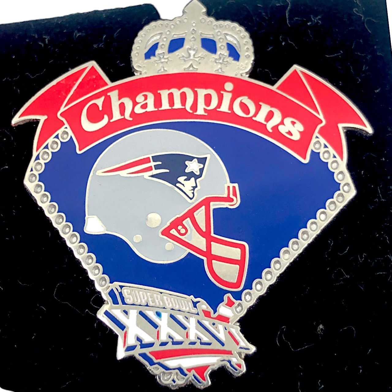 NFL New England Patriots 2002 Super Bowl XXXVI Champions Pin Size ONE SIZE - 2 Thumbnail
