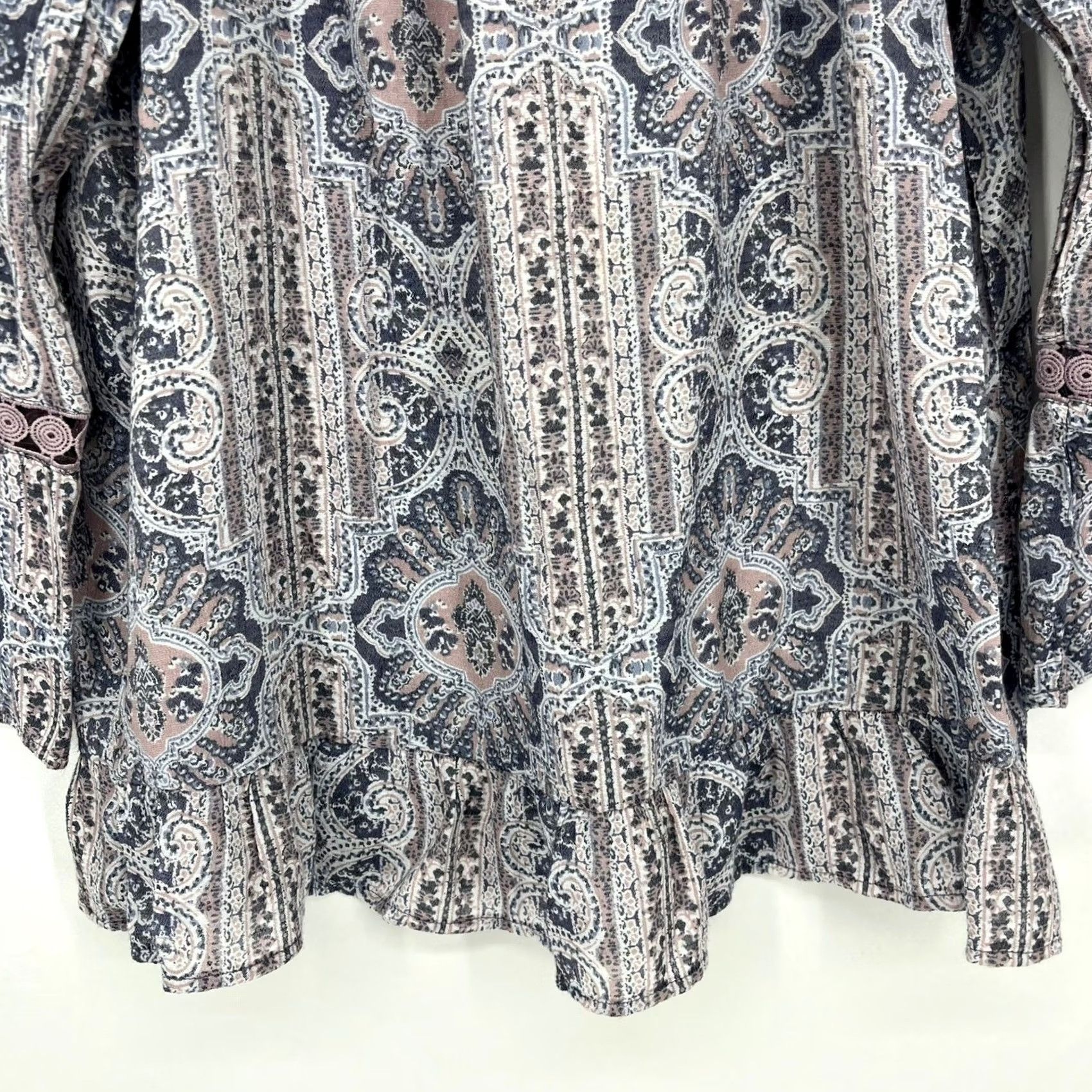 FRED Fred David Womens Blouse Paisley Medallion Bell Sleeve Multicolor M Bohemian Casual Lightweight Rayon Polyester Pullover Crew Neck Shirt Size M / US 6-8 / IT 42-44 - 3 Thumbnail