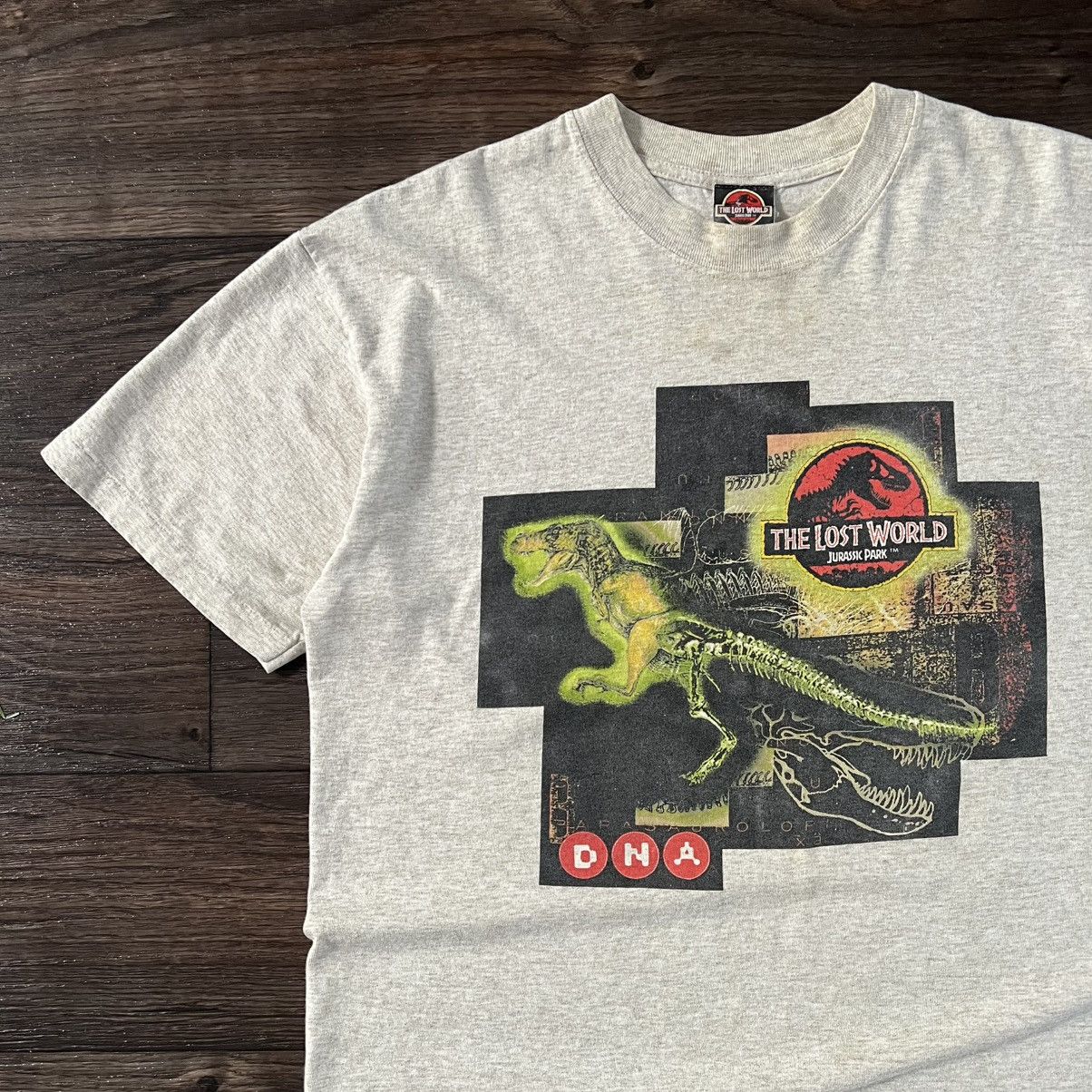 Vintage Vintage 1997 Jurassic Park Rare DNA Tshirt Single Stitched Size US XL / EU 56 / 4 - 2 Thumbnail