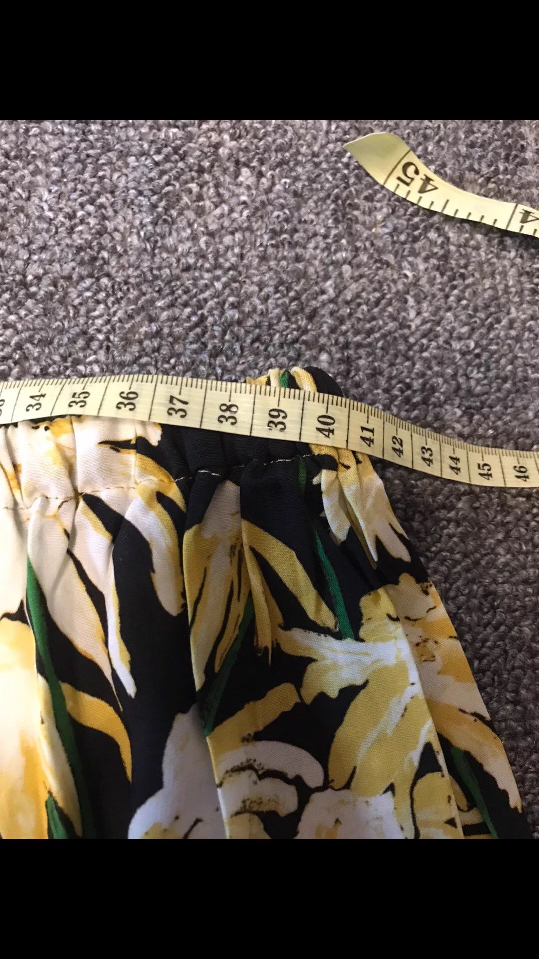 Louis Vuitton Loewe short S oversized elastic waist embroidered logo Size US 30 / EU 46 - 9 Thumbnail