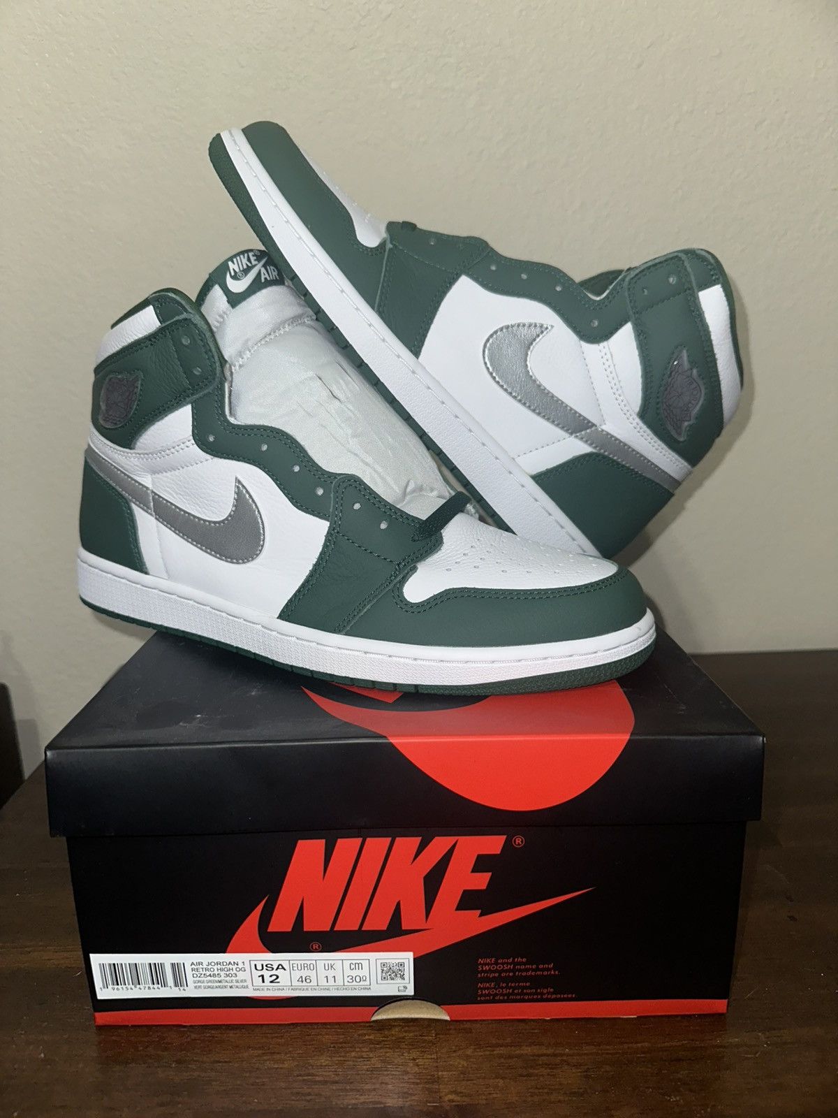 Nike AIR JORDAN 1 RETRO HIGH GORGE GREEN/METALLIC SILVER Size US 12 / EU 45 - 1 Thumbnail