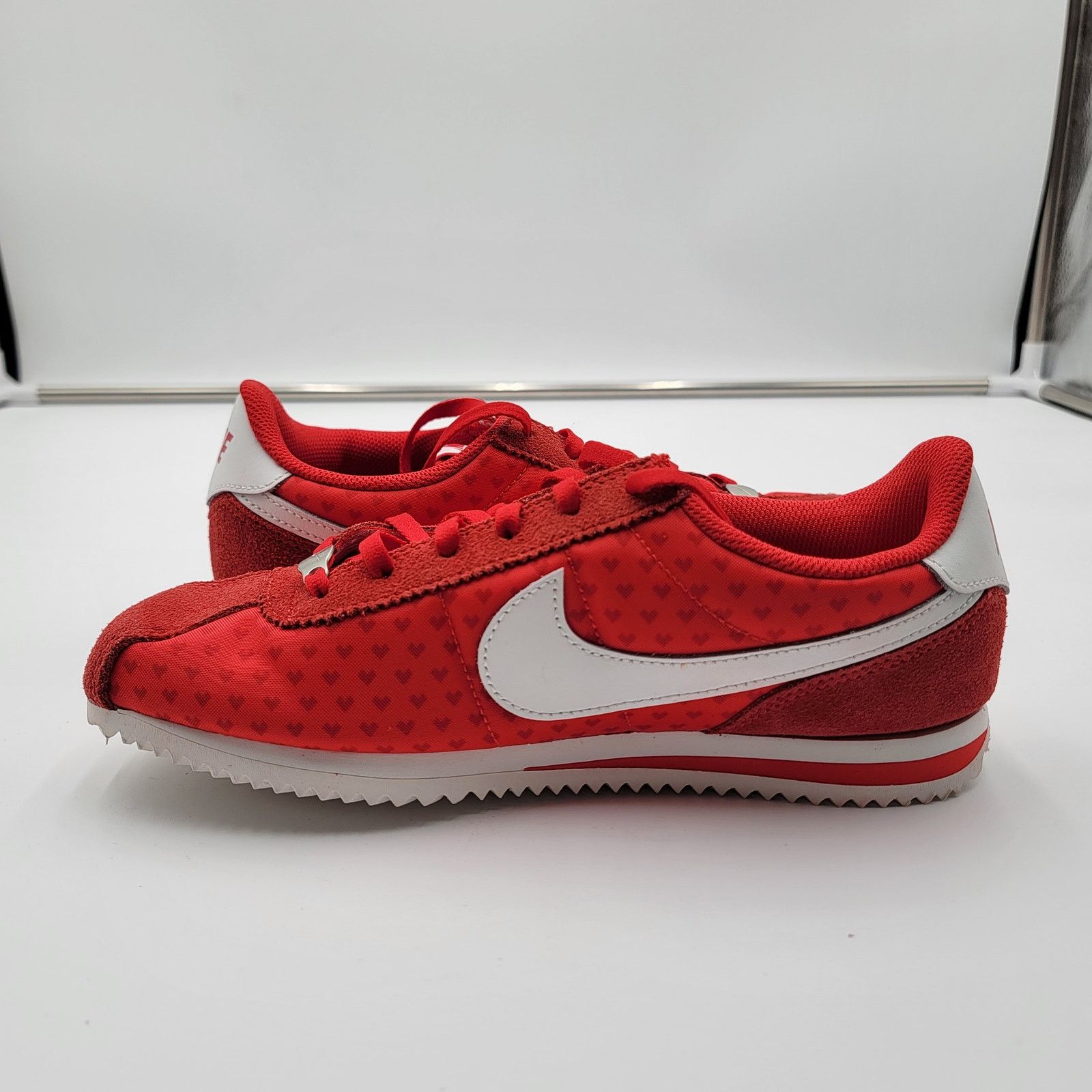 Nike Cortez GS Valentine's Day 2025' Red/White Sz 4.5Y HV5166-696 Size US 6 / IT 36 - 2 Thumbnail