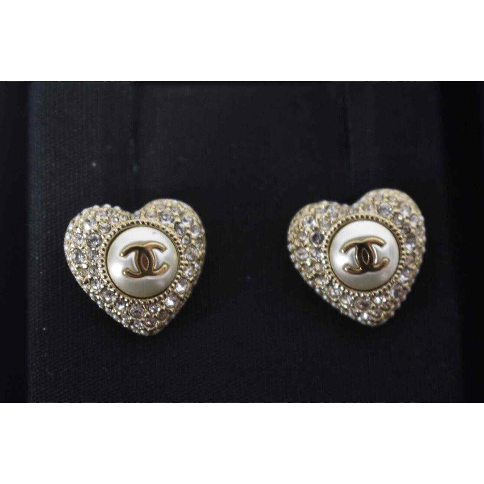 Chanel Chanel Heart Crystal Gold Pearl Pearly Stud Earrings Size ONE SIZE - 10 Thumbnail