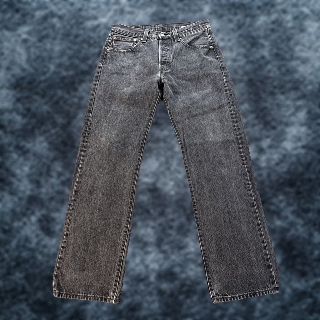Denime VINTAGE Levi’s 501 Black Denim Jeans Men’s 30x28 1990s Dark Wash Button Fly Jeans Mens Size US 30 / EU 46 - 1 Thumbnail