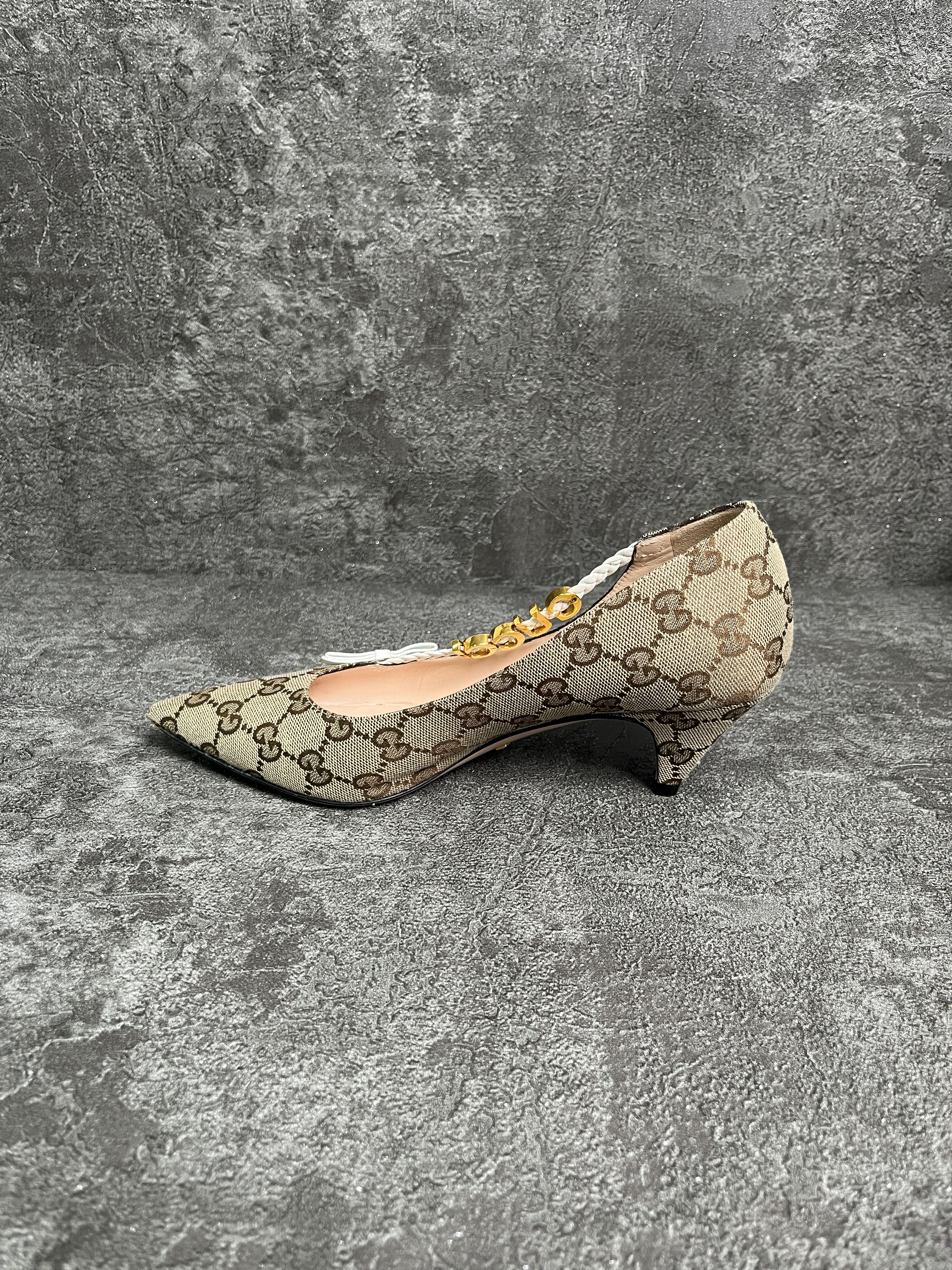 Gucci Gucci Monogram Pumps With White Bow And Logo Alphabet Size US 6 / IT 36 - 2 Thumbnail