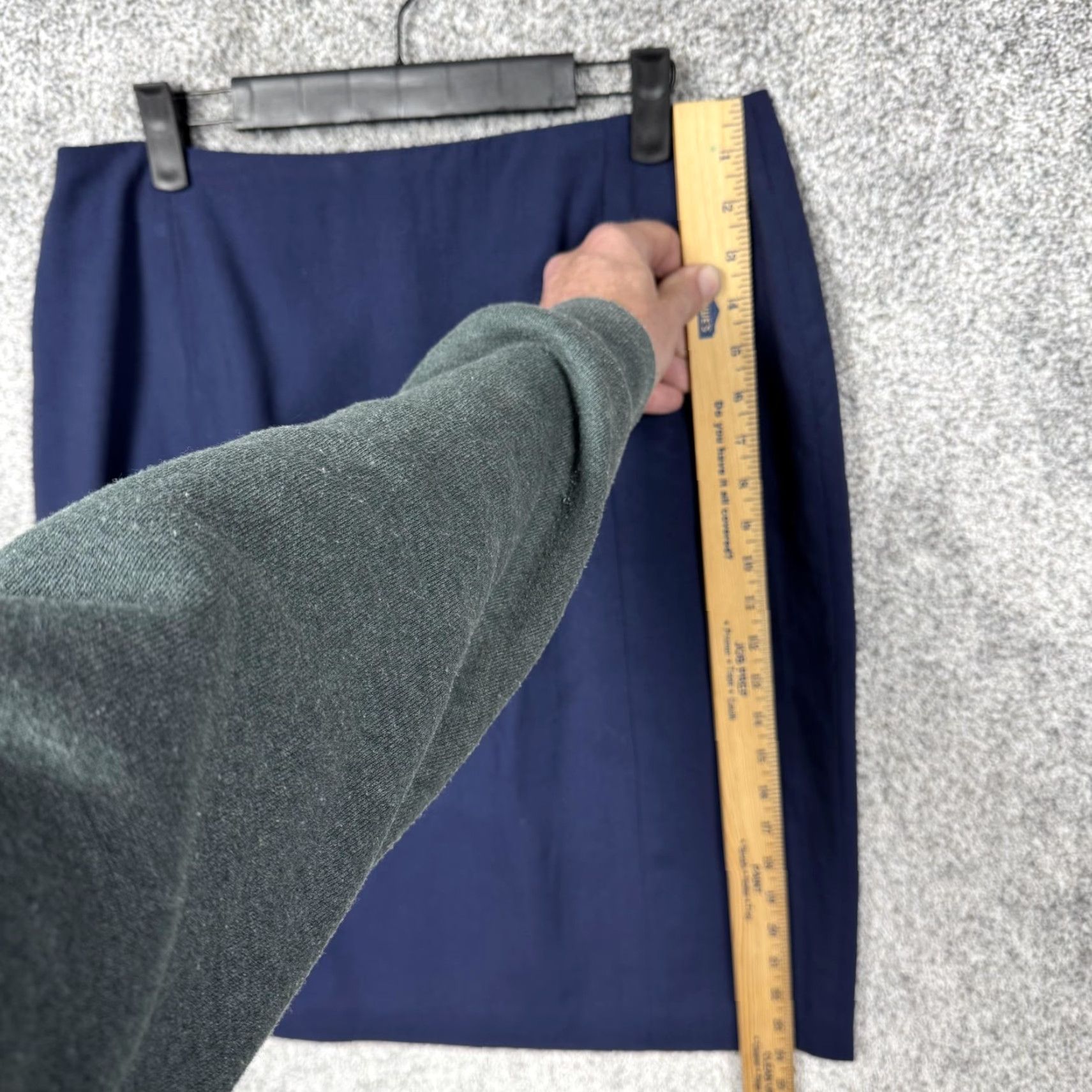 Vintage VINTAGE Russ Skirt 14 Wool Blend Lined Pencil Career Office Classic Workwear Women Waist 33in Knee Length Navy Blue Womens Size 36" / US 14 / IT 50 - 2 Thumbnail
