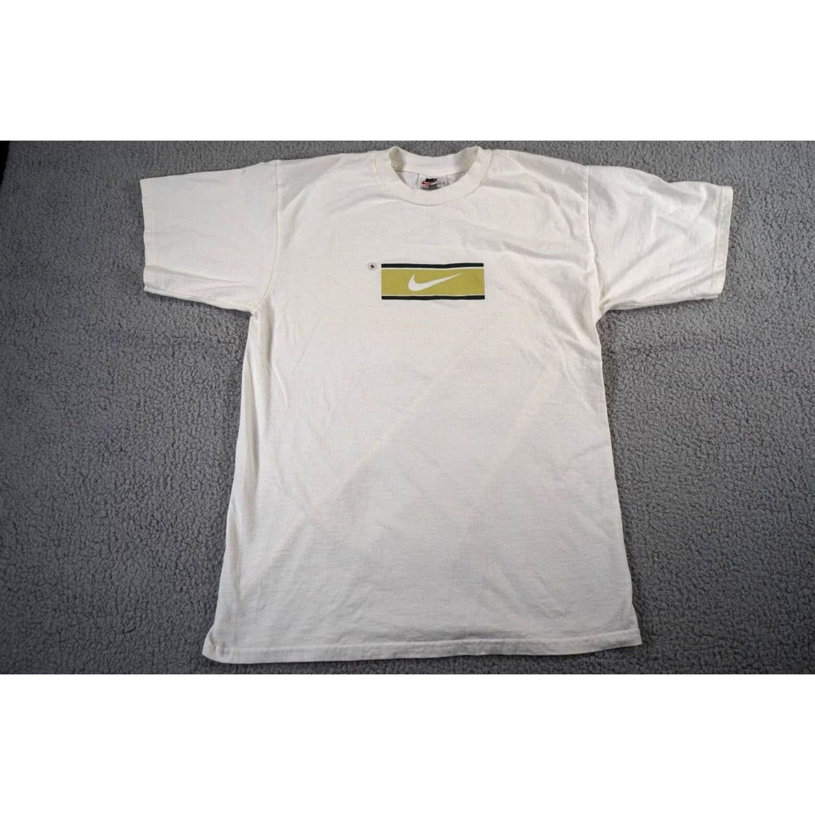 Nike VINTAGE Nike T Shirt Mens Medium White Center Swoosh Box Short Sleeve Pullover Size US M / EU 48-50 / 2 - 5 Thumbnail