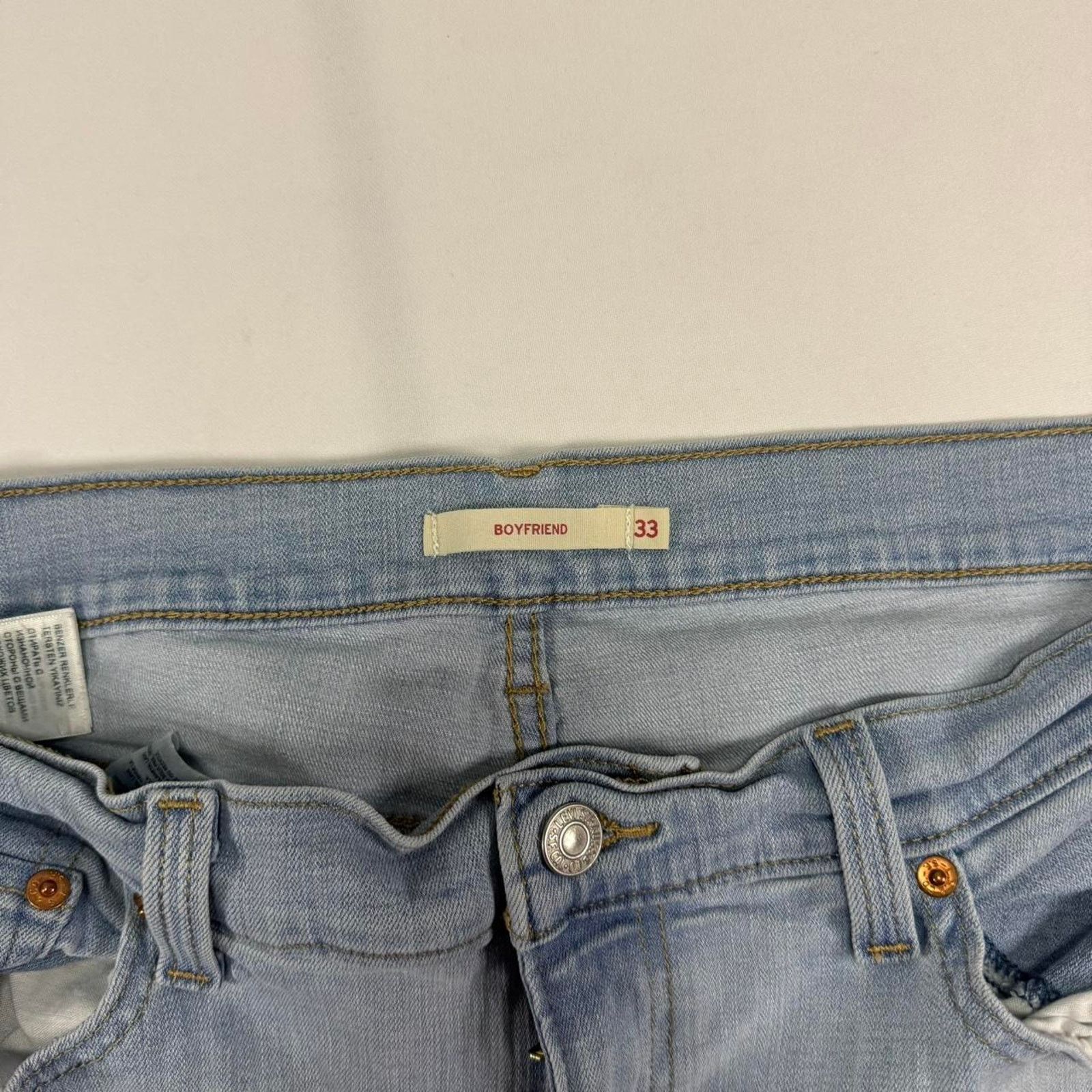 Levi's Levi’s Women’s Boyfriend Jeans In Size 33 Size 33" - 2 Thumbnail