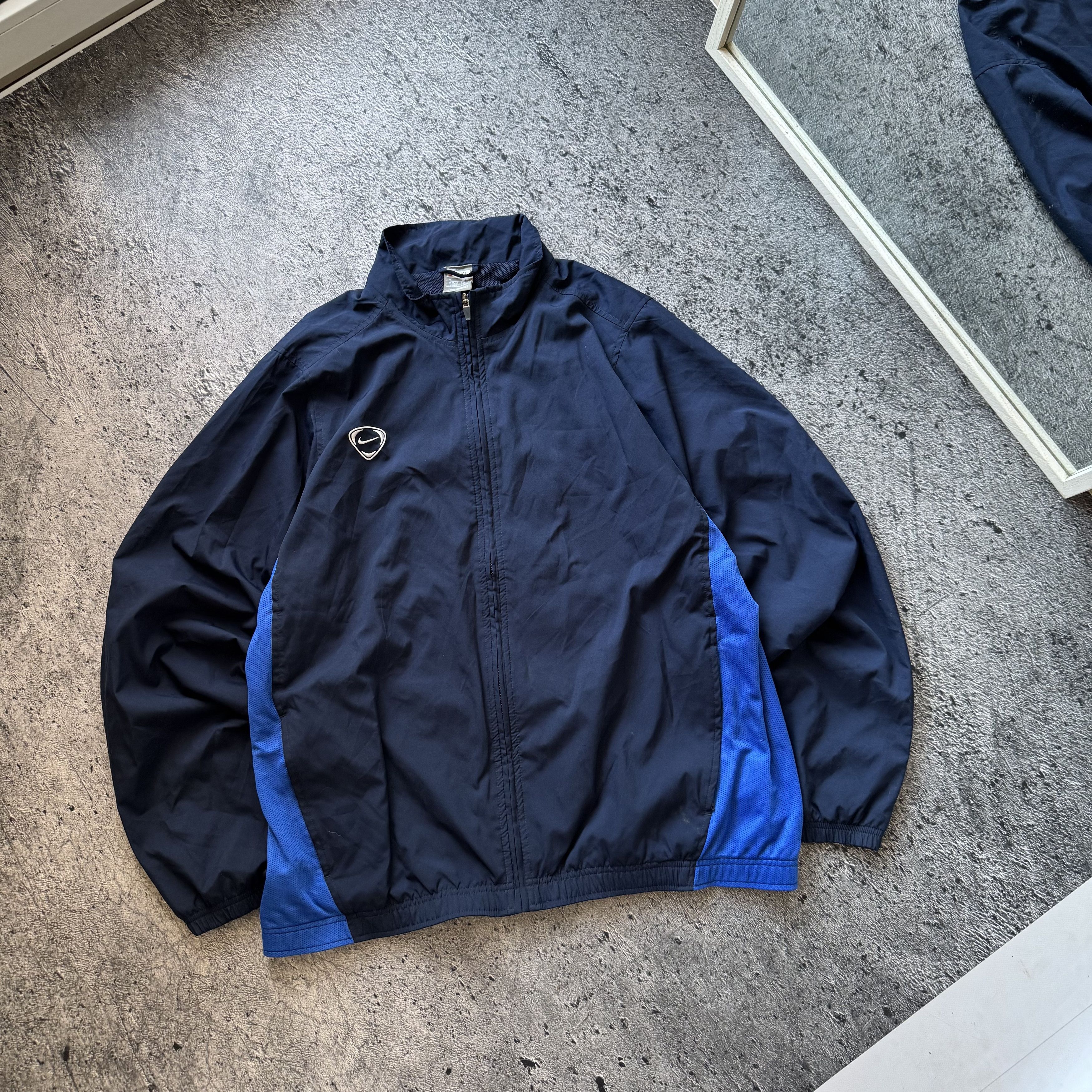 Nike vintage nike nylon jacket Size US XL / EU 56 / 4 - 1 Thumbnail