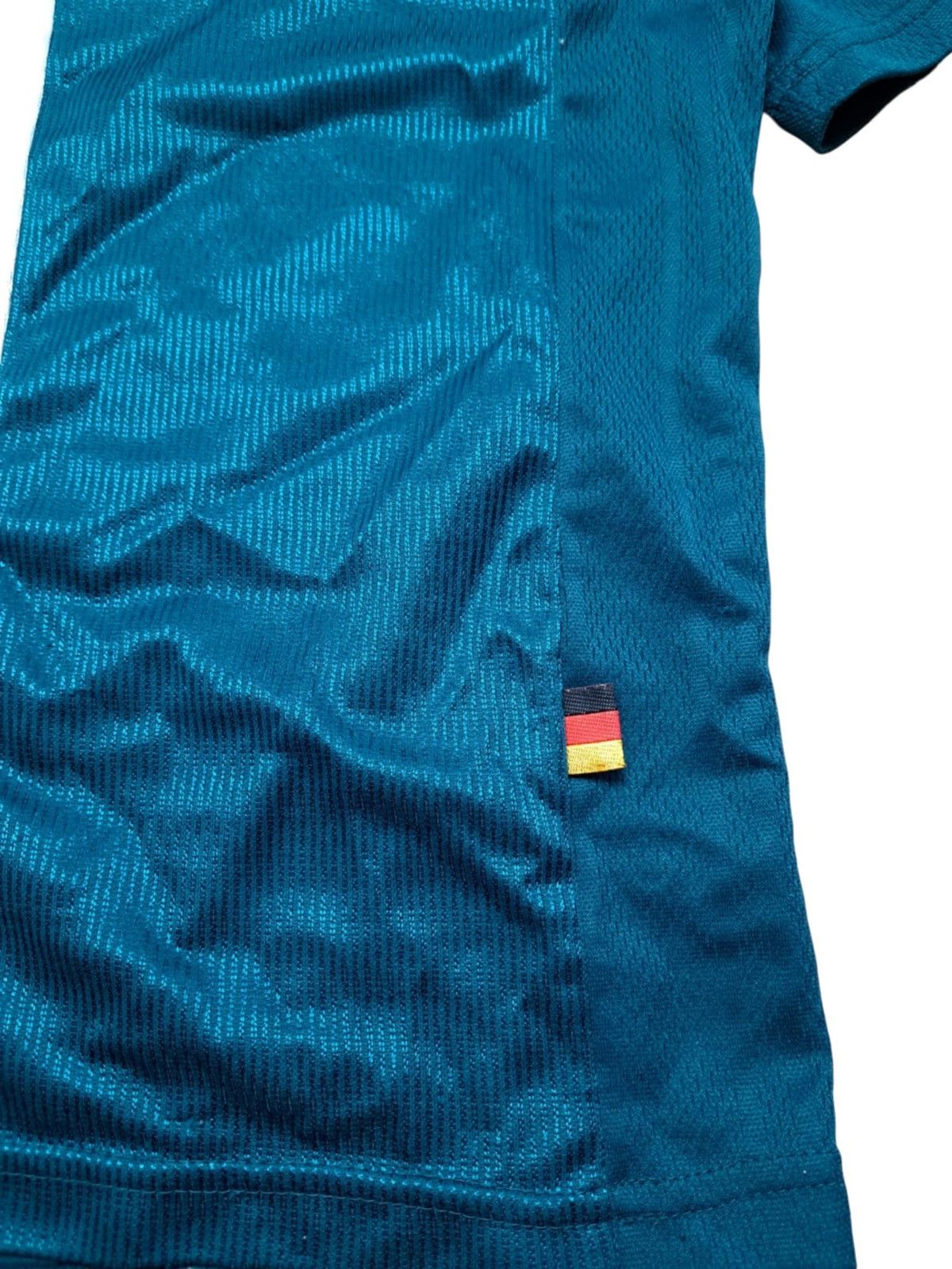 Adidas 1998 00 deutschland AWAY Adidas Size M Football Jersey Size US M / EU 48-50 / 2 - 7 Thumbnail