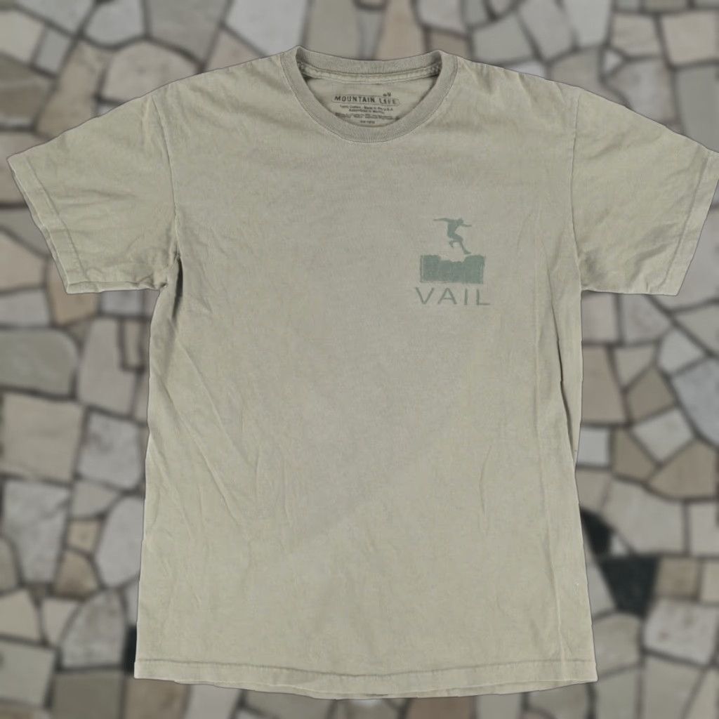 CO VINTAGE Mountain Life Shirt Green Men M Mountain Life Vail CO Hiking Climbing Solid T-Shirt Green Mens M Size US M / EU 48-50 / 2 - 1 Thumbnail