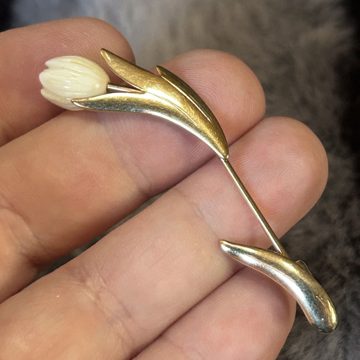 Vintage Vintage 80s Avon celluloid tulip stick pin hat pin brooch Size ONE SIZE - 4 Thumbnail