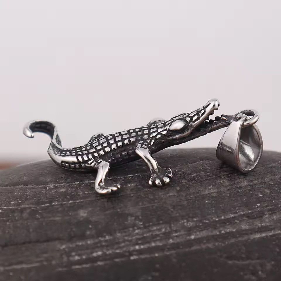 Jewelry Crocodile Pendant Necklace Size ONE SIZE - 3 Thumbnail