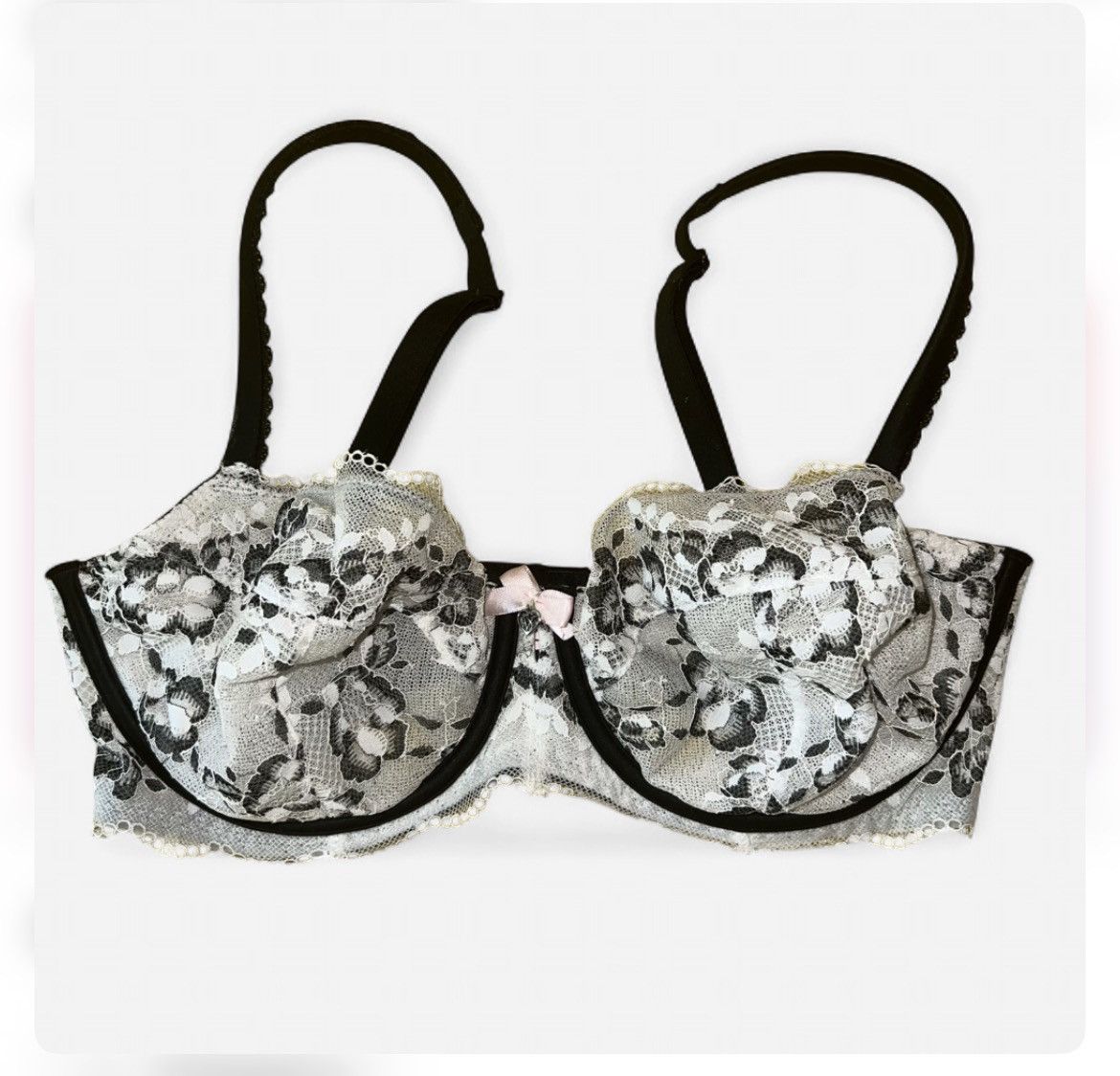 Victoria's Secret Victoria’s Secret Body by Victoria Bra 34DD Floral Lace Size ONE SIZE - 1 Thumbnail