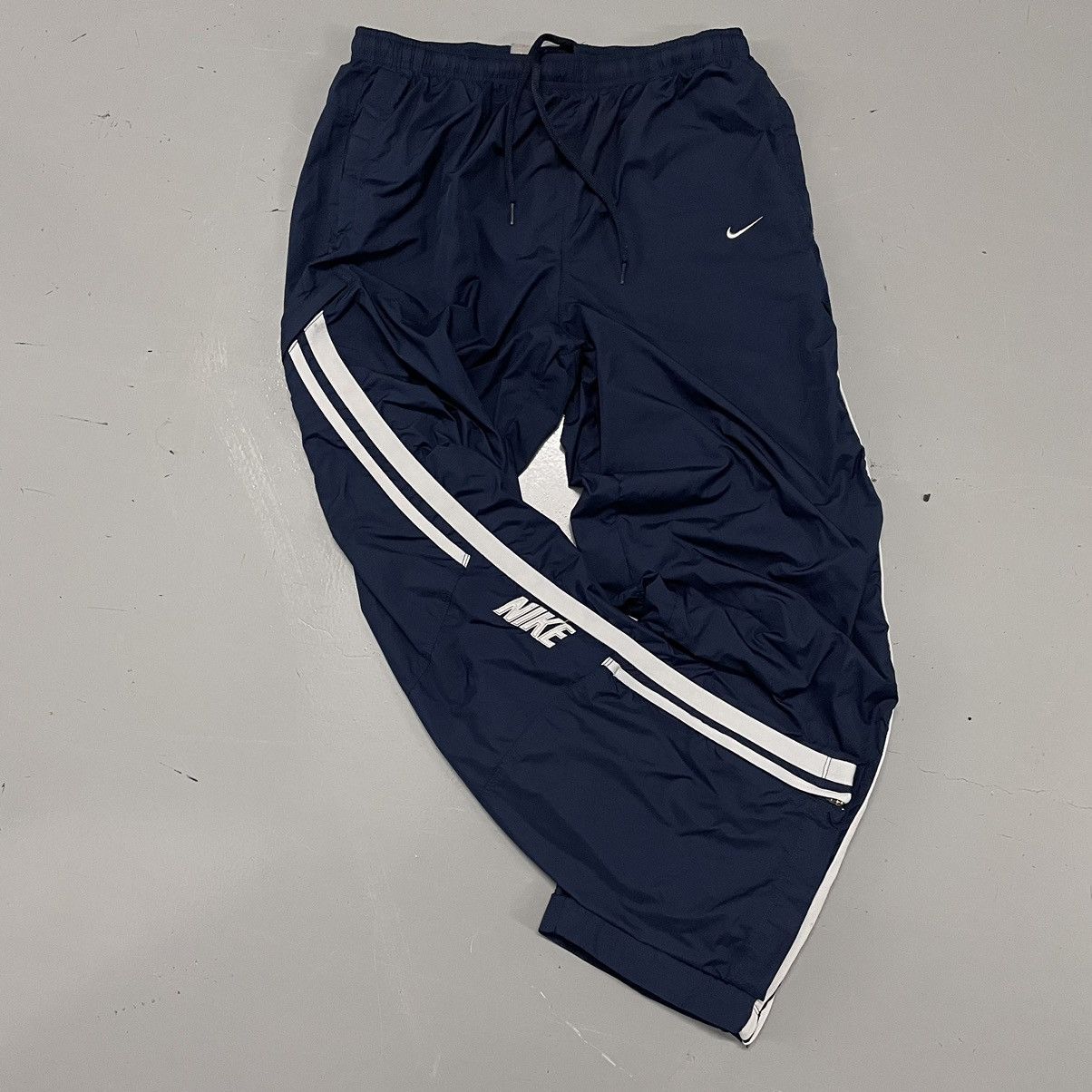 Nike vintage Y2K Nike baggy wide leg essential sweatpants Size US 30 / EU 46 - 1 Thumbnail
