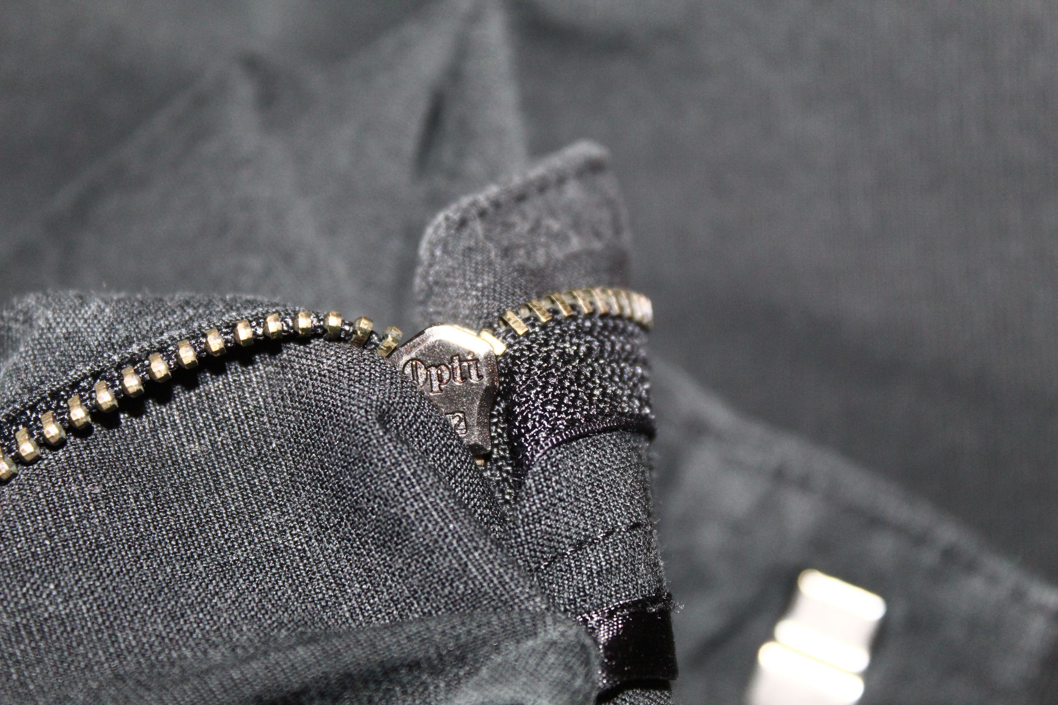Alexander McQueen Alexander McQueen Wool Cotton Wide Leg Cropped Pants Size 32" / US 10 / IT 46 - 11 Thumbnail