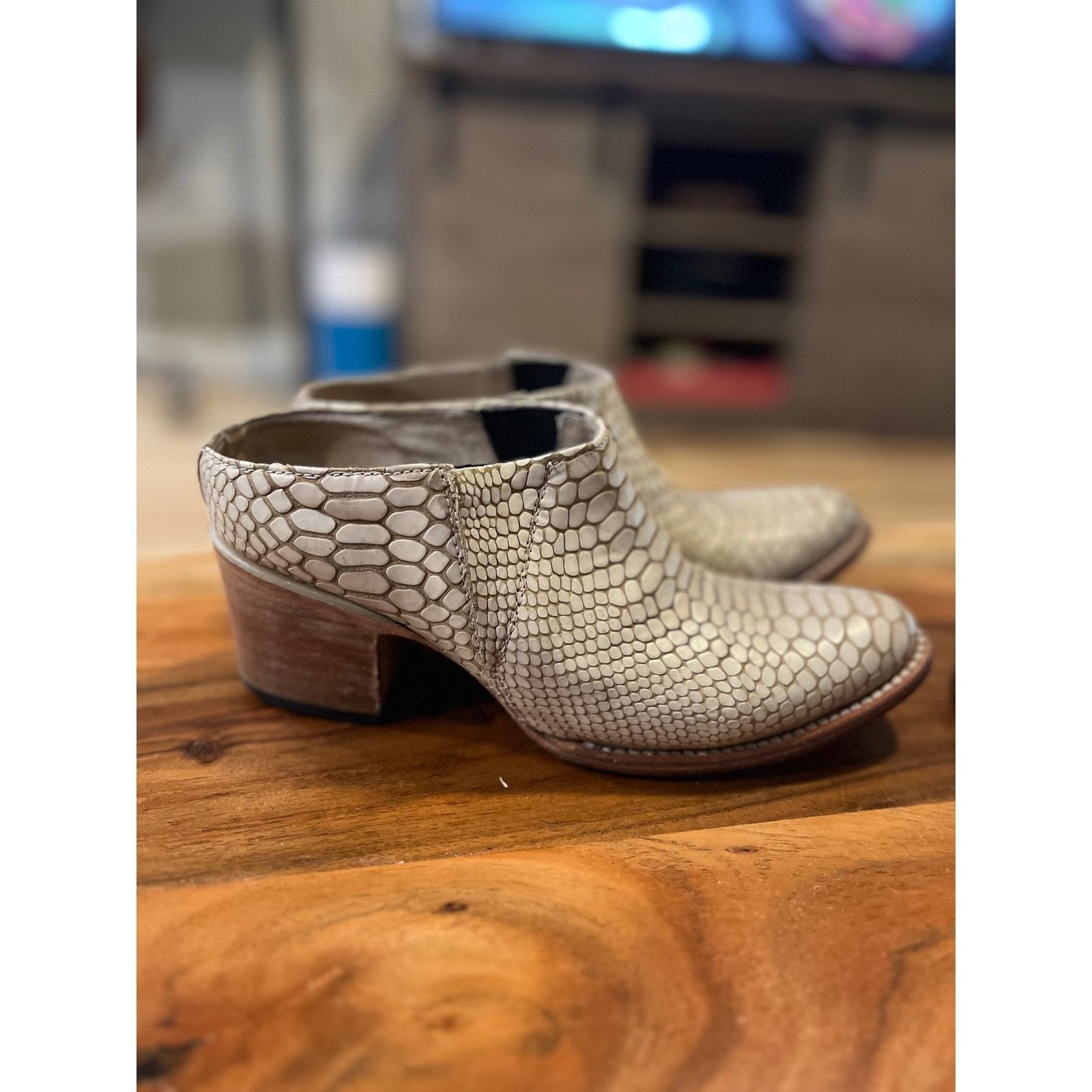 FREEBIRD Freebird Shae Cream Snake Print Leather Ankle Booties Heeled Size US 8 / IT 38 - 2 Thumbnail