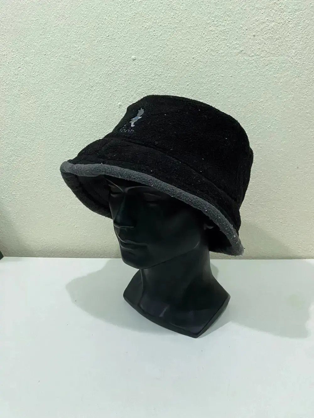 Cartoon Network × Disney × Vintage Disney The Pooh Small Logo Bucket Hat Size ONE SIZE - 3 Thumbnail