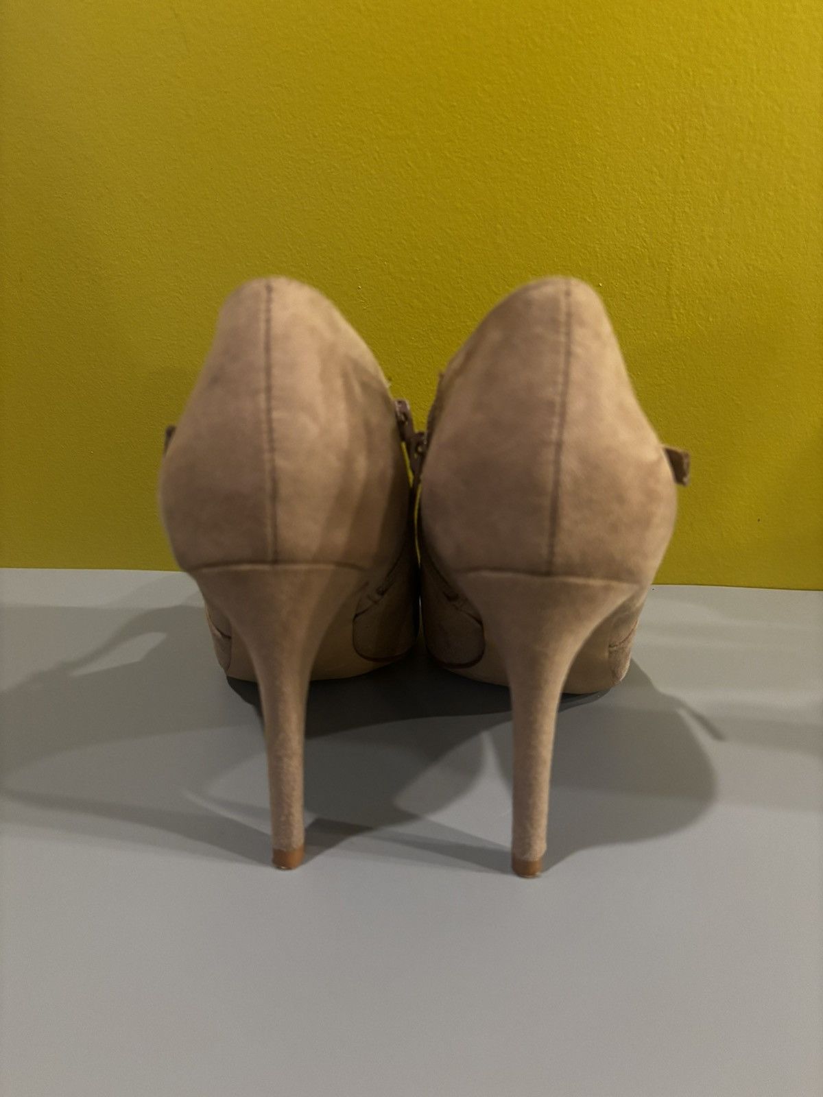 Other Beige suede 4” heels2705 Size US 7.5 / IT 37.5 - 3 Thumbnail