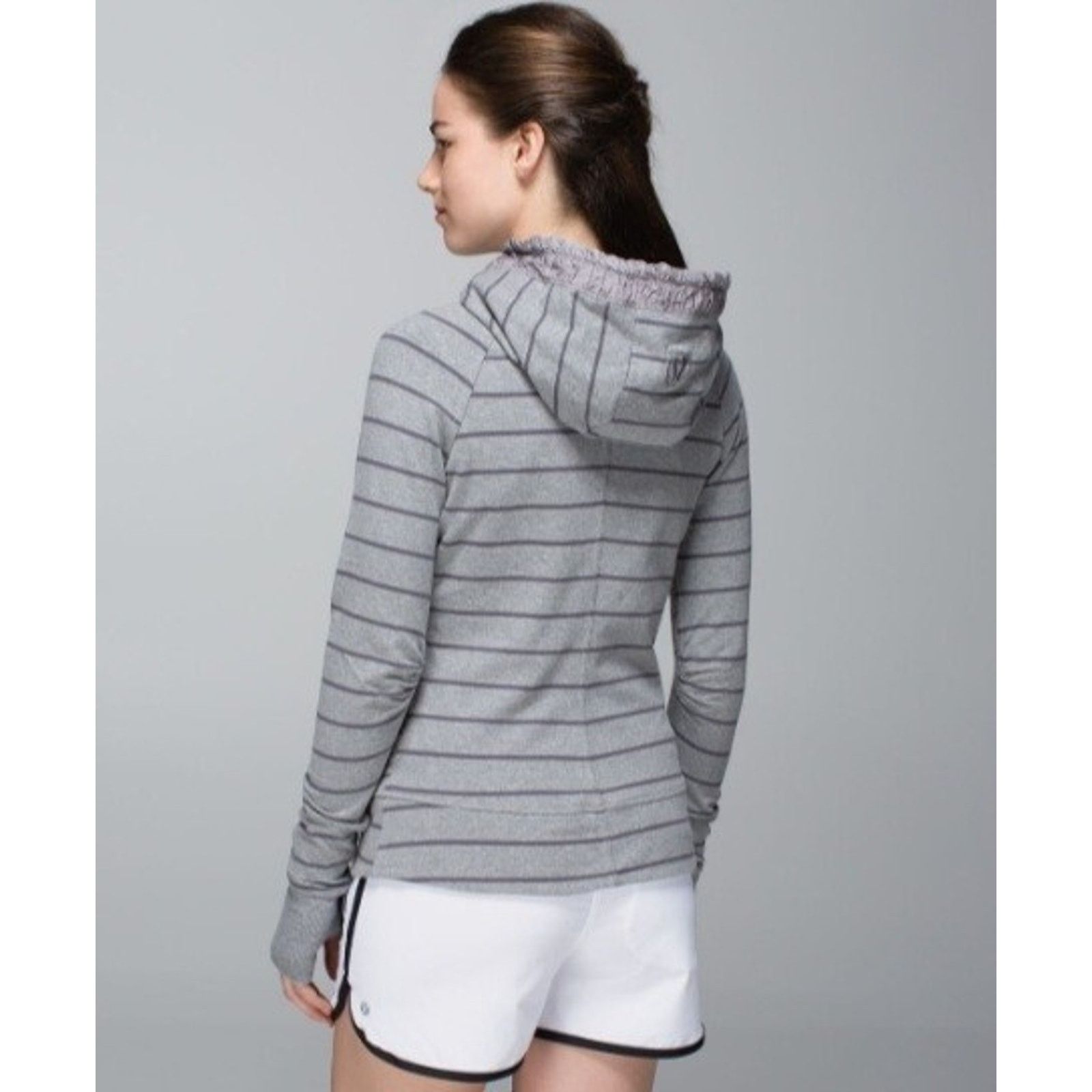 Lululemon Lululemon Movement Jacket Cayman Stripe Grey Size M A002024 Size M / US 6-8 / IT 42-44 - 2 Thumbnail